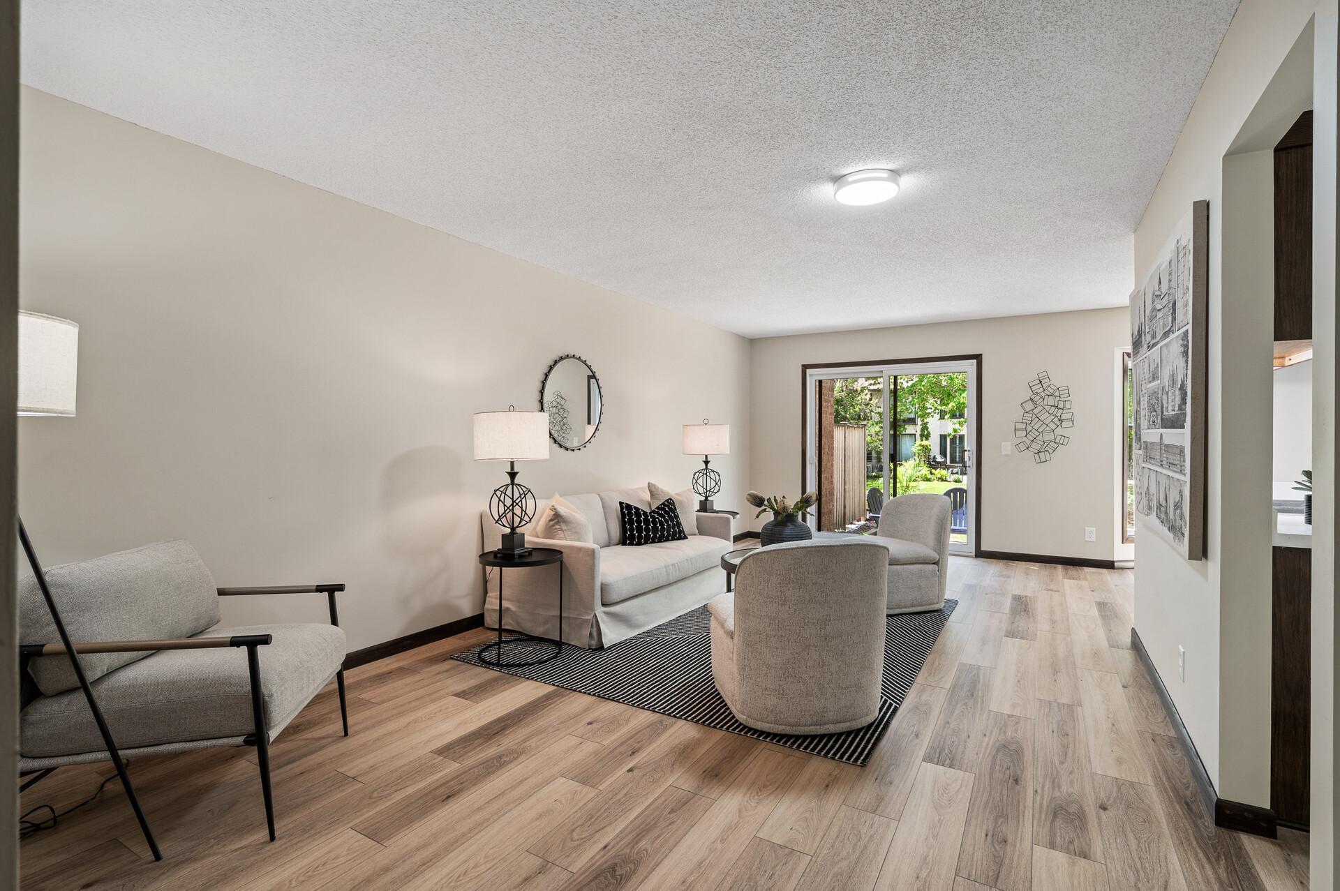 1940 Dupont Avenue S, Minneapolis, MN, 55403