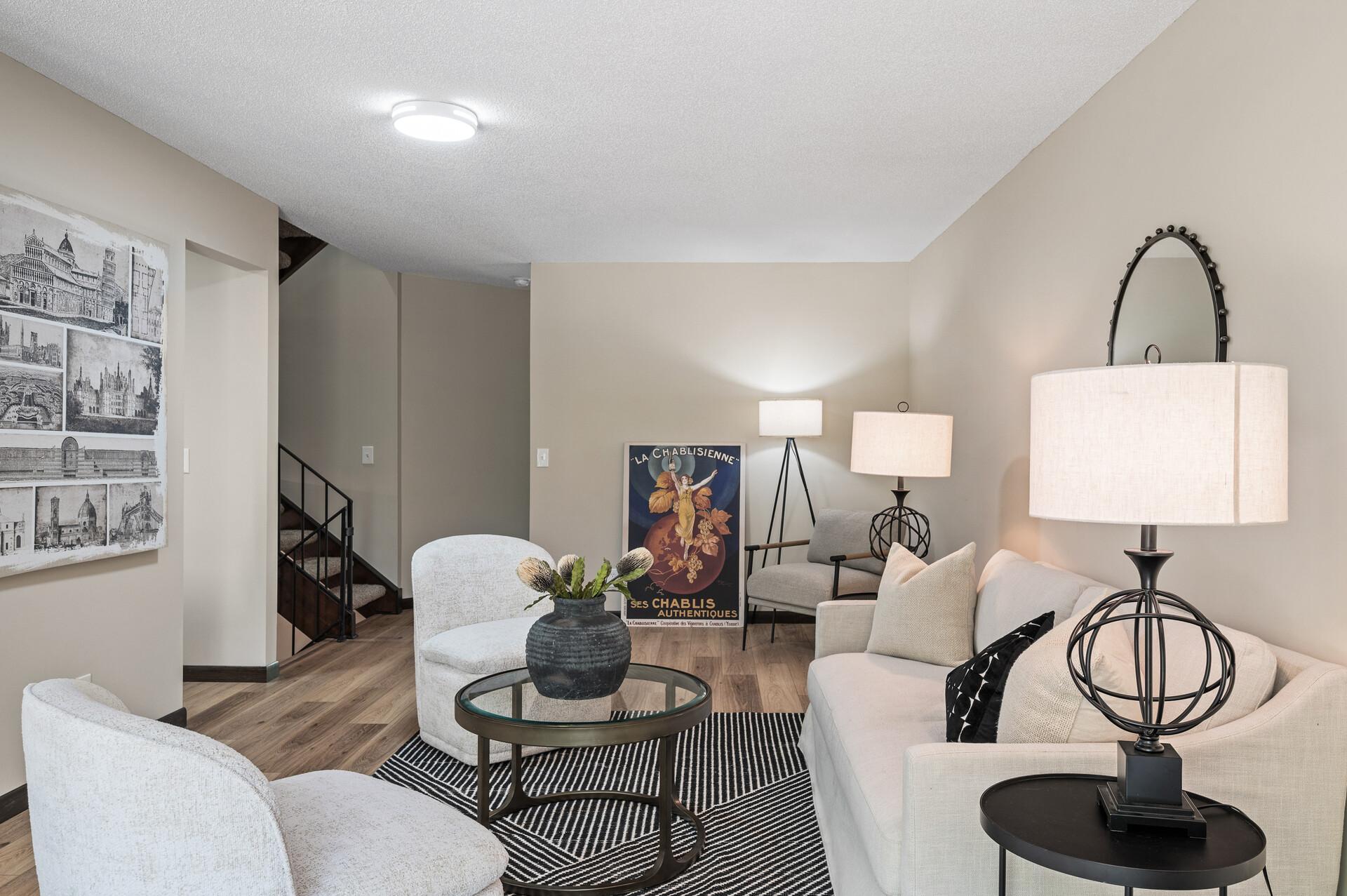 1940 Dupont Avenue S, Minneapolis, MN, 55403