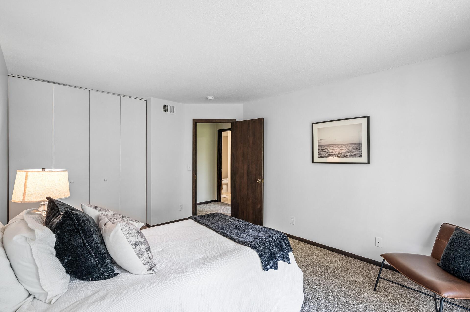 1940 Dupont Avenue S, Minneapolis, MN, 55403