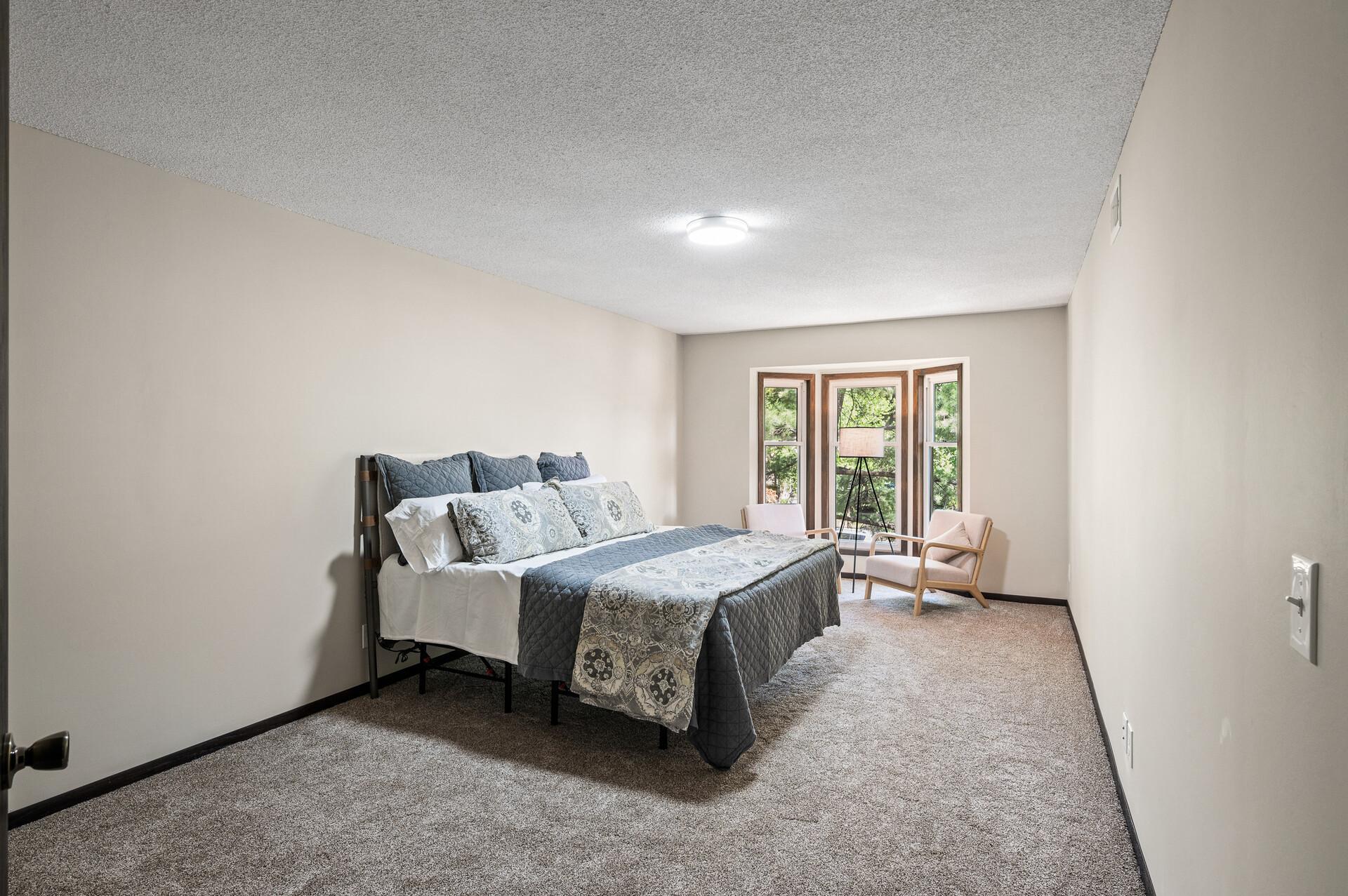 1940 Dupont Avenue S, Minneapolis, MN, 55403