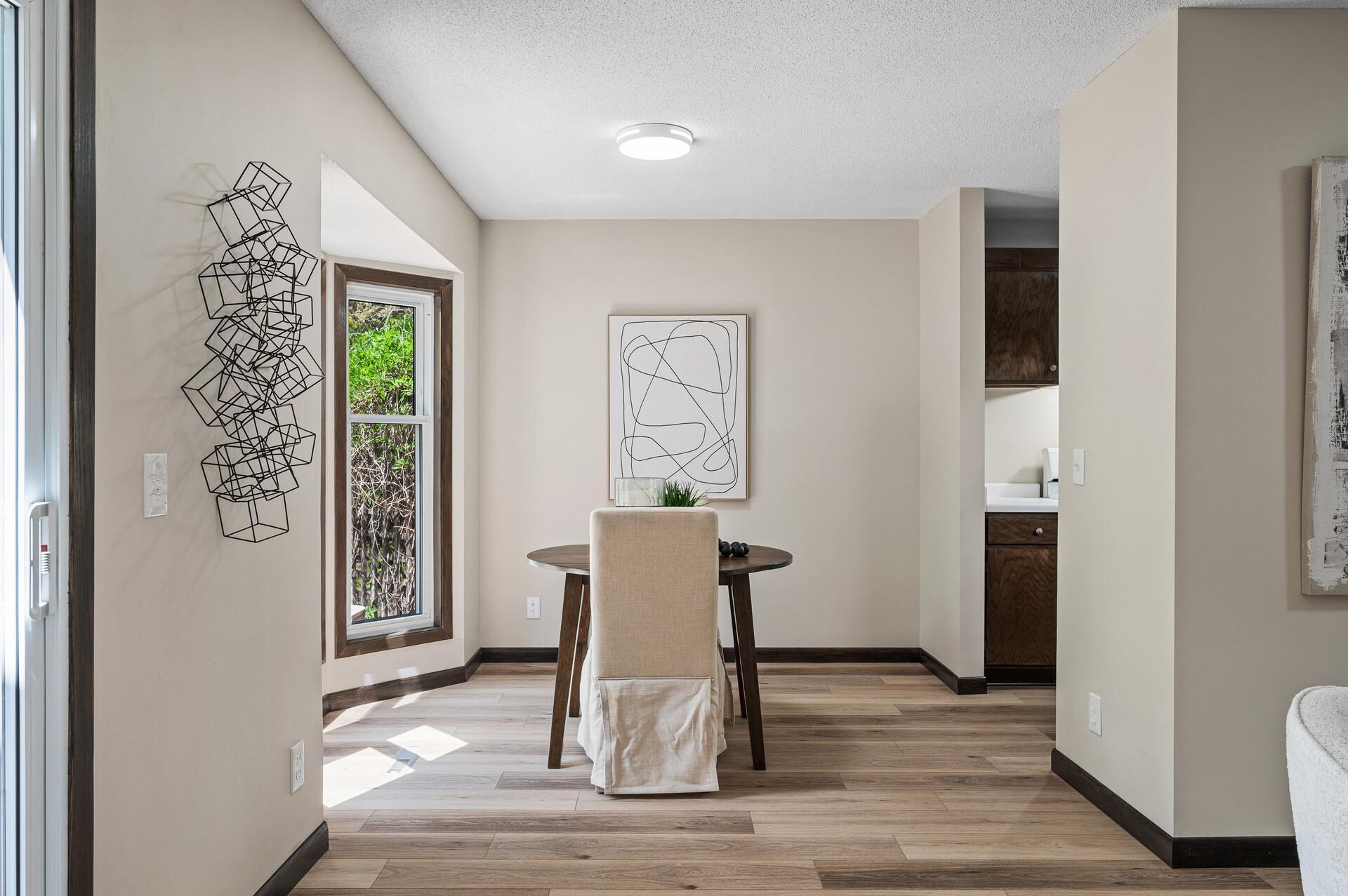 1940 Dupont Avenue S, Minneapolis, MN, 55403