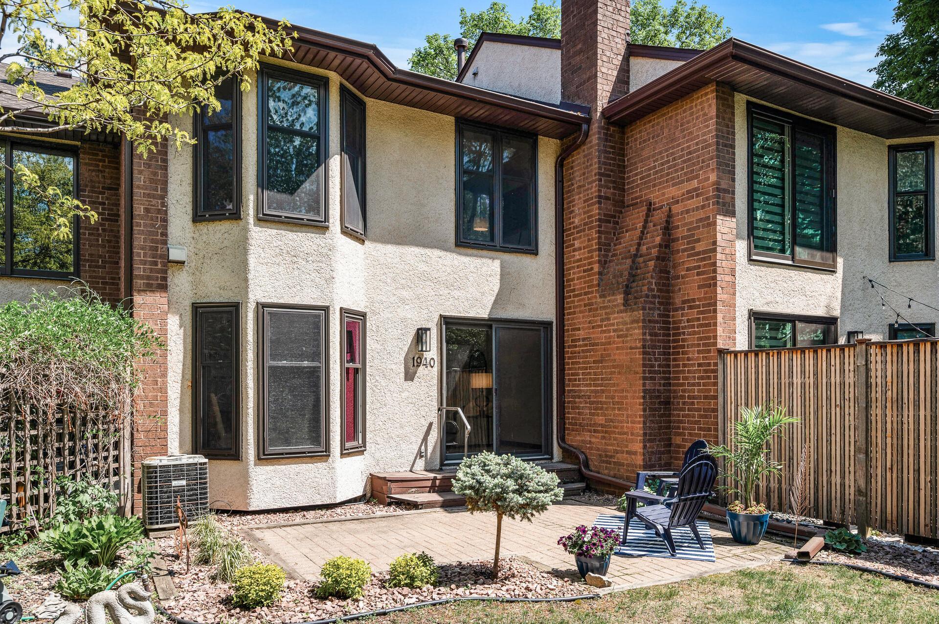 1940 Dupont Avenue S, Minneapolis, MN, 55403