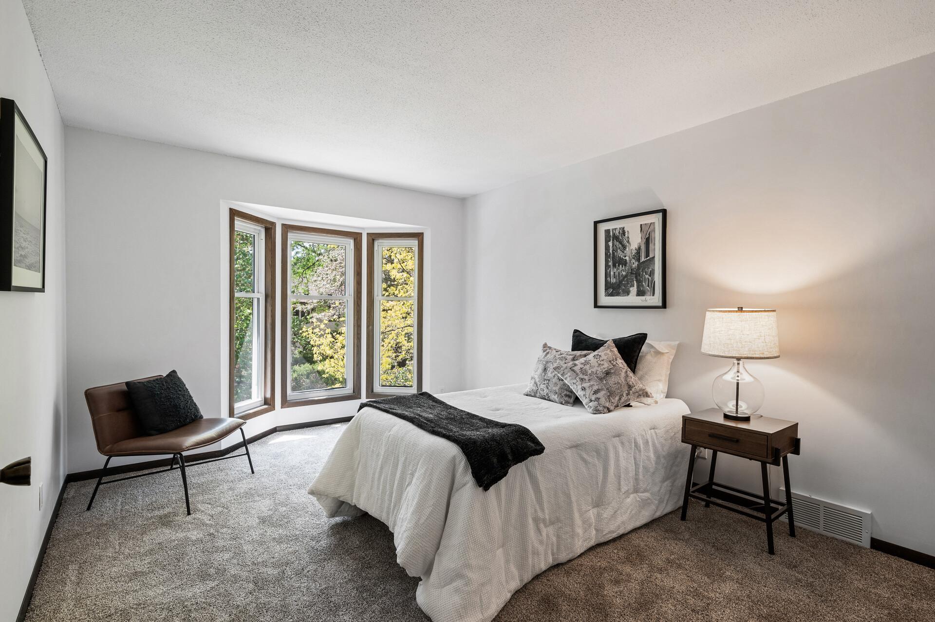 1940 Dupont Avenue S, Minneapolis, MN, 55403