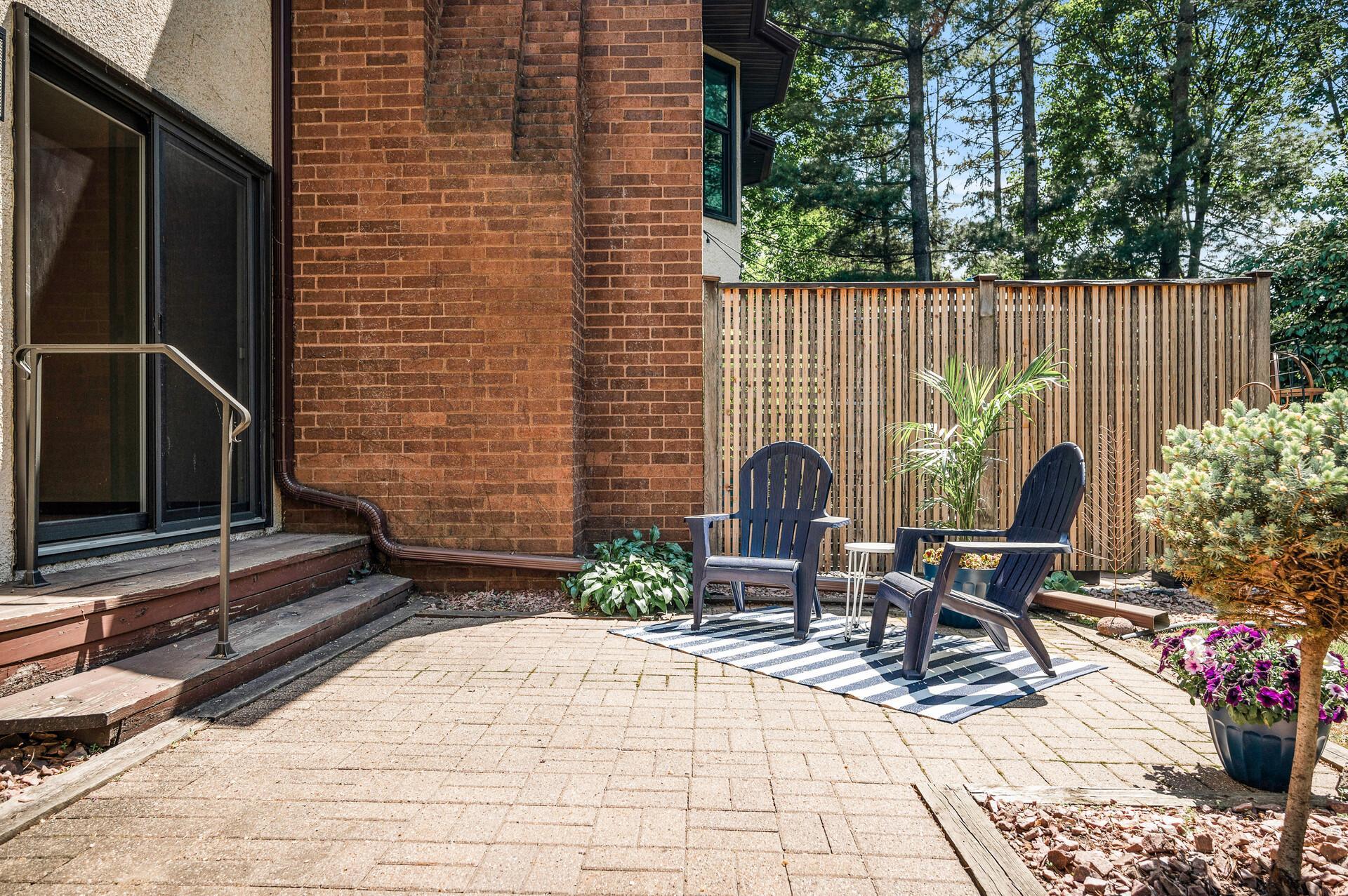 1940 Dupont Avenue S, Minneapolis, MN, 55403