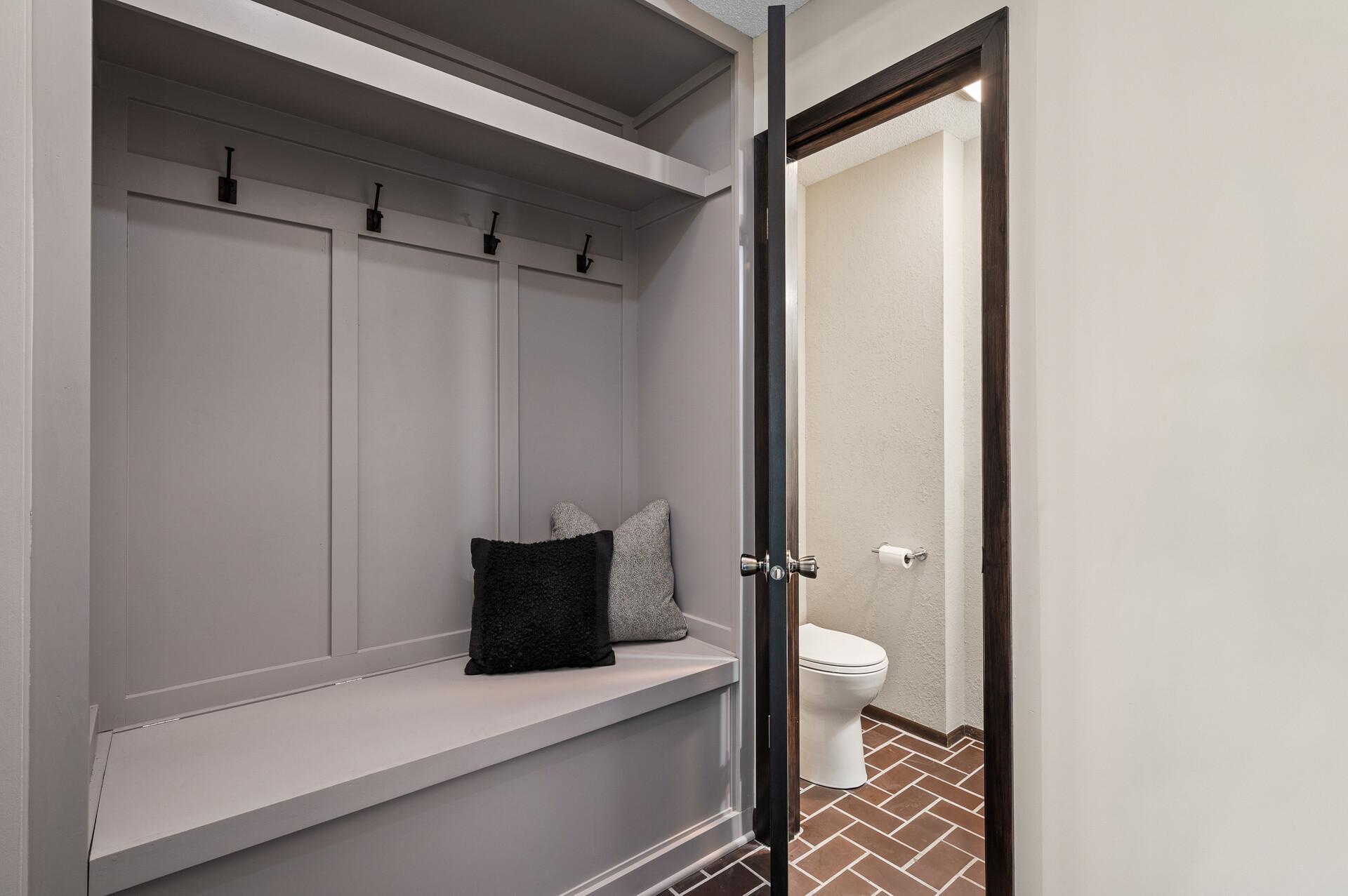 1940 Dupont Avenue S, Minneapolis, MN, 55403