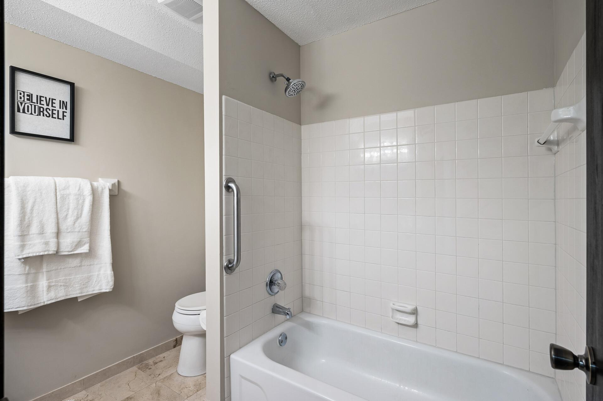 1940 Dupont Avenue S, Minneapolis, MN, 55403