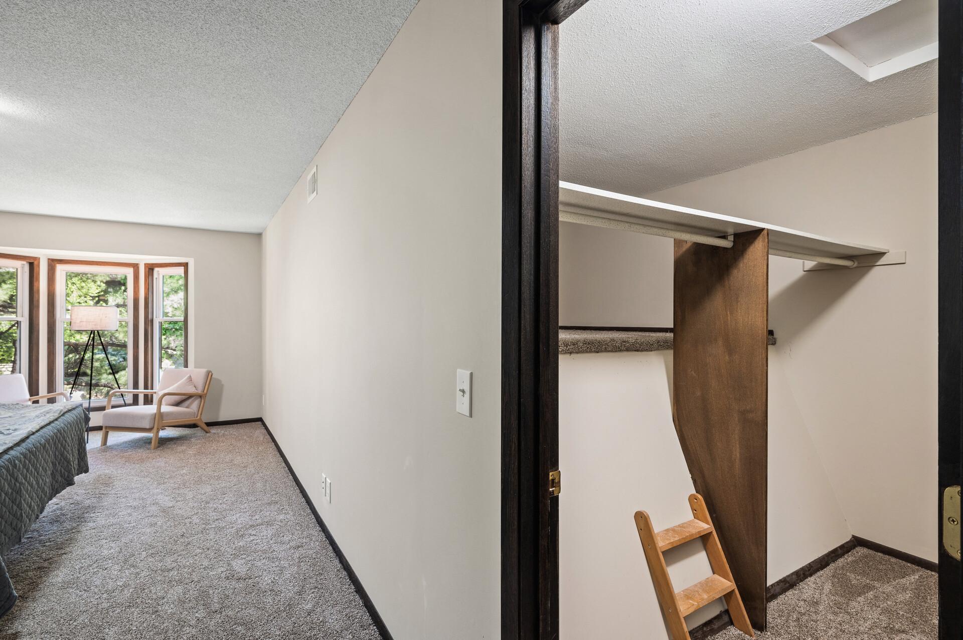 1940 Dupont Avenue S, Minneapolis, MN, 55403