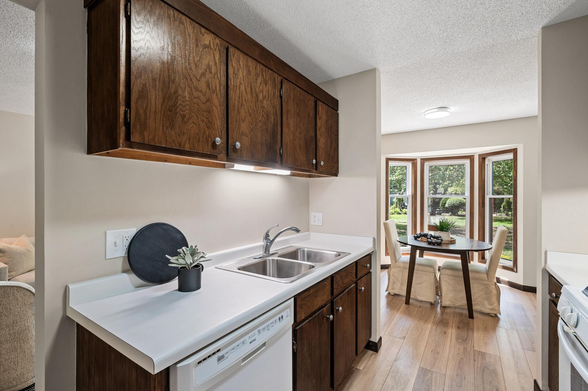 1940 Dupont Avenue S, Minneapolis, MN, 55403