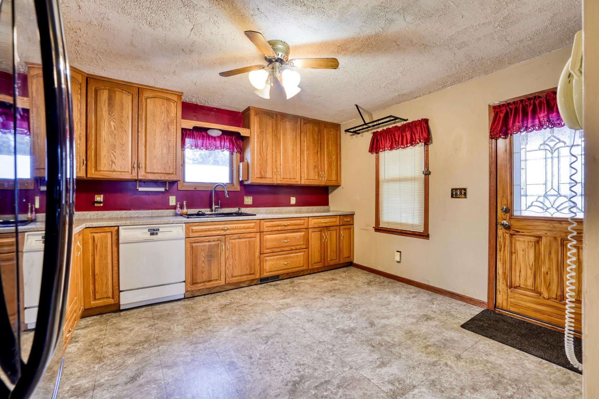 1442 Sandhurst Avenue E, Maplewood, MN, 55109