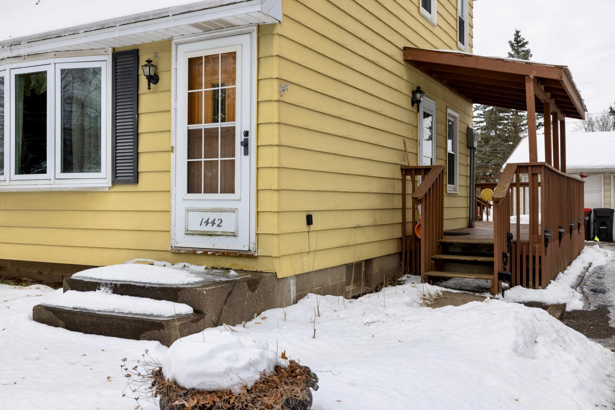 1442 Sandhurst Avenue E, Maplewood, MN, 55109