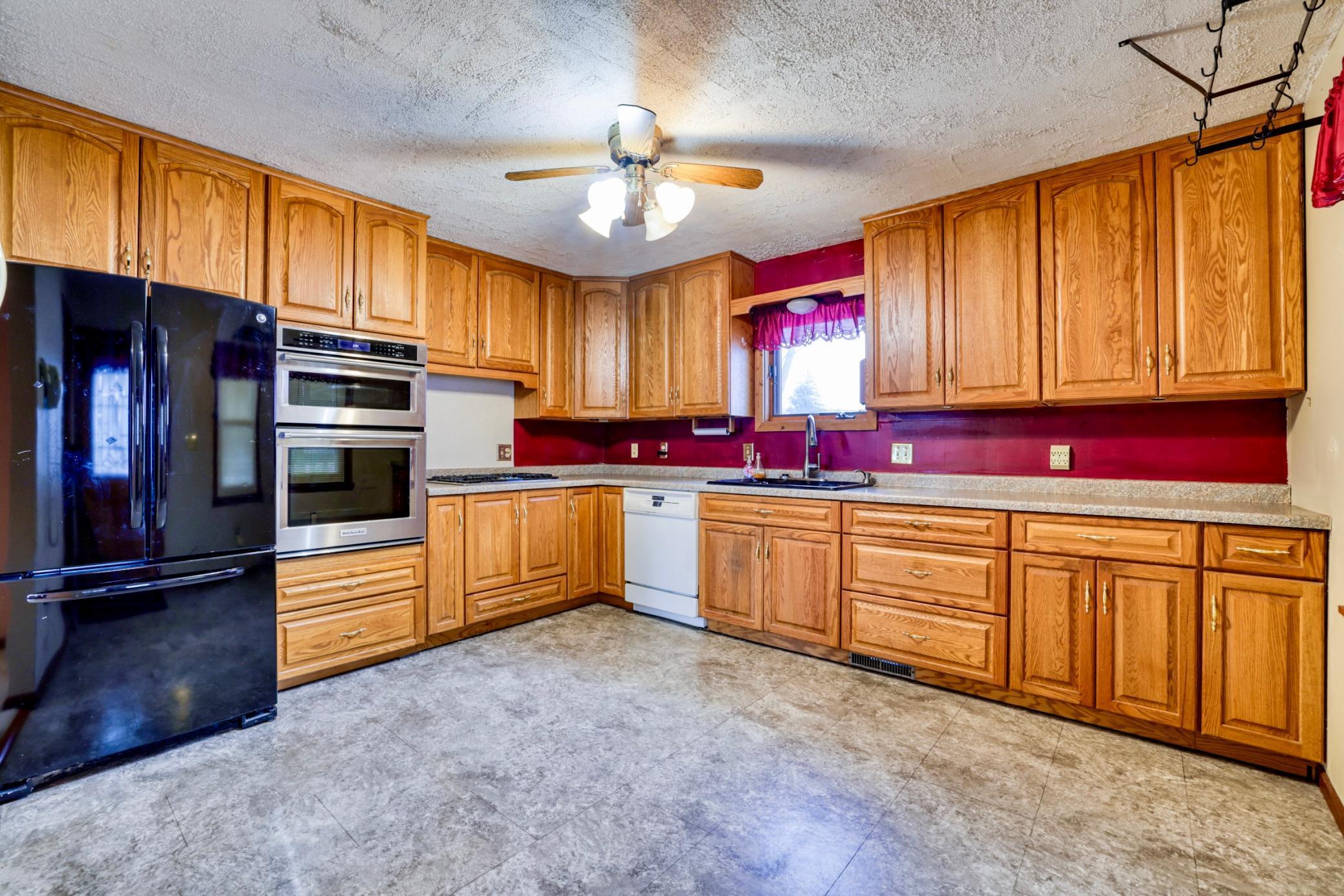 1442 Sandhurst Avenue E, Maplewood, MN, 55109