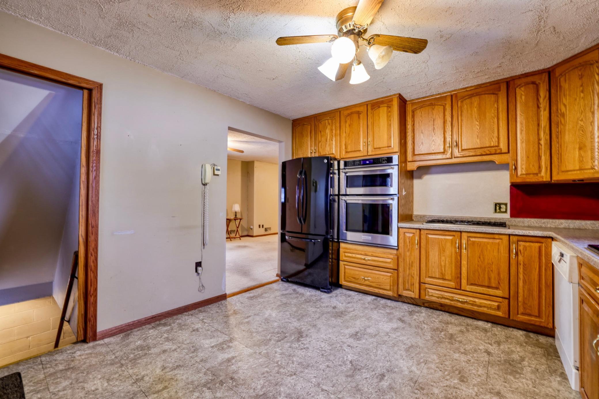 1442 Sandhurst Avenue E, Maplewood, MN, 55109