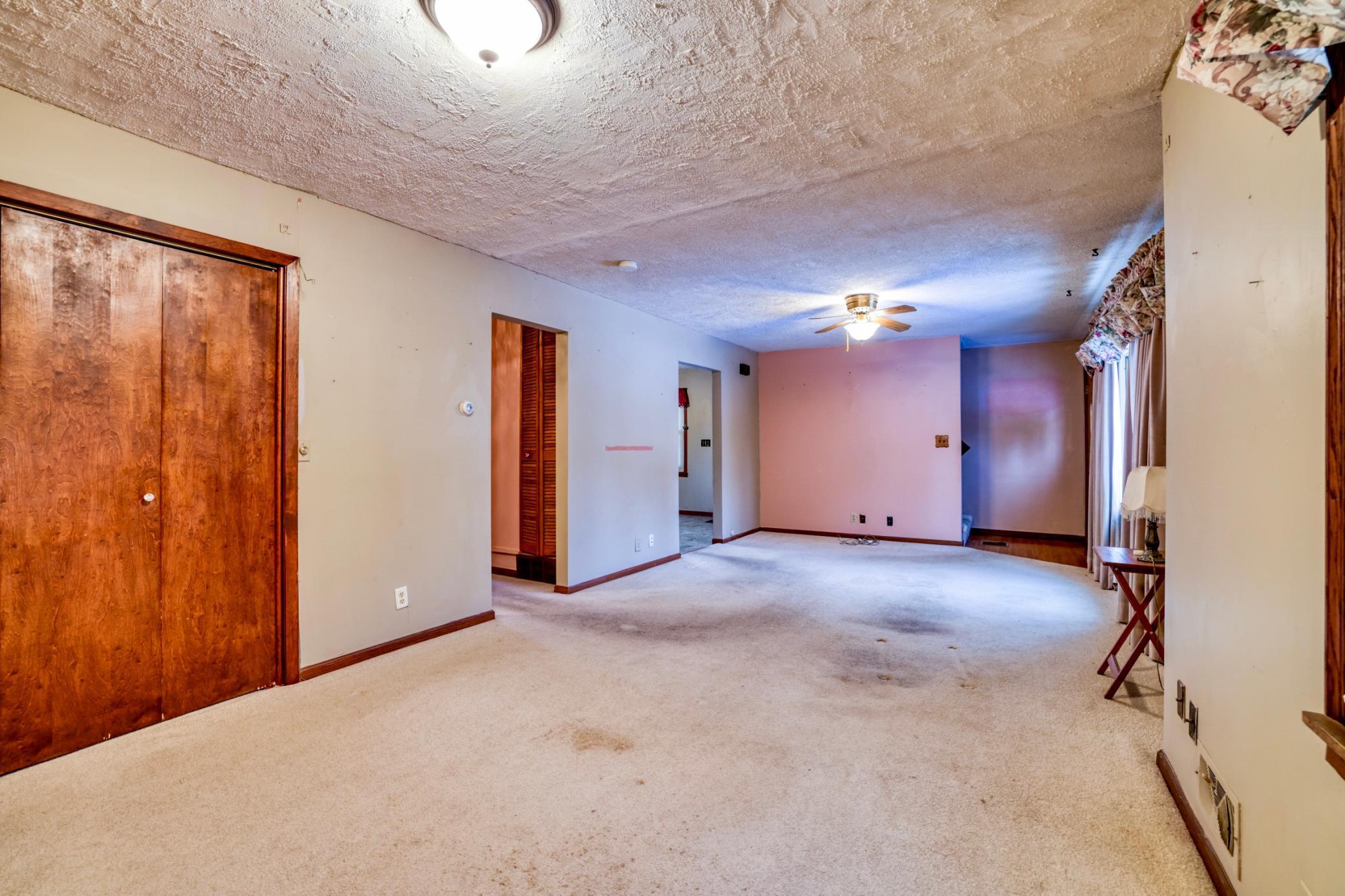 1442 Sandhurst Avenue E, Maplewood, MN, 55109