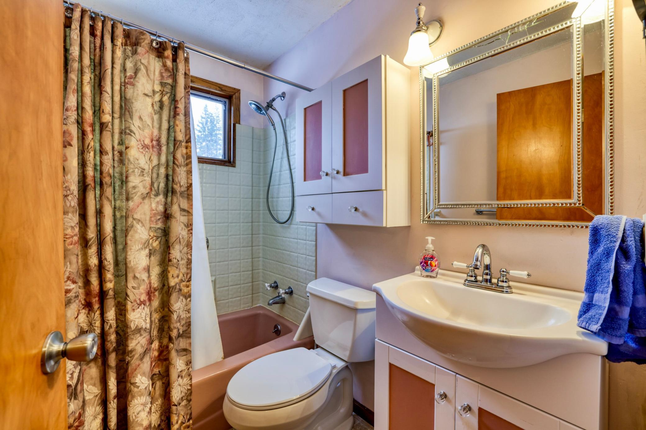 1442 Sandhurst Avenue E, Maplewood, MN, 55109