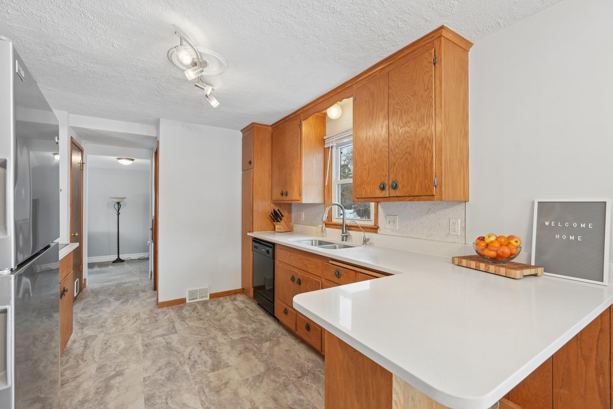 8190 Ingberg Trail S, Cottage Grove, MN, 55016