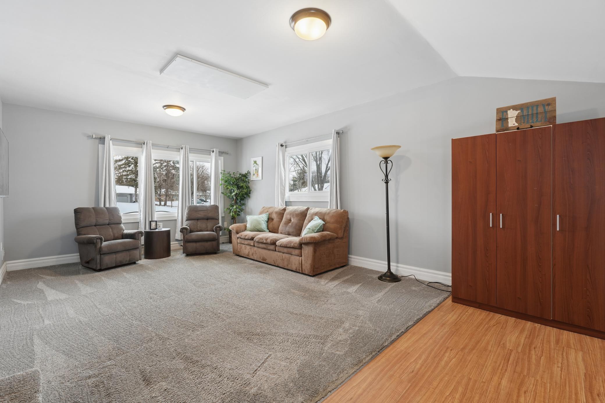 8190 Ingberg Trail S, Cottage Grove, MN, 55016