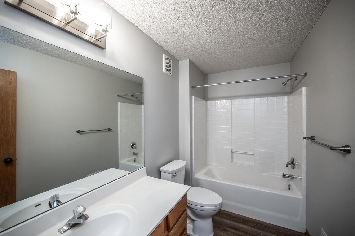 15664 Flackwood Way, Apple Valley, MN, 55124