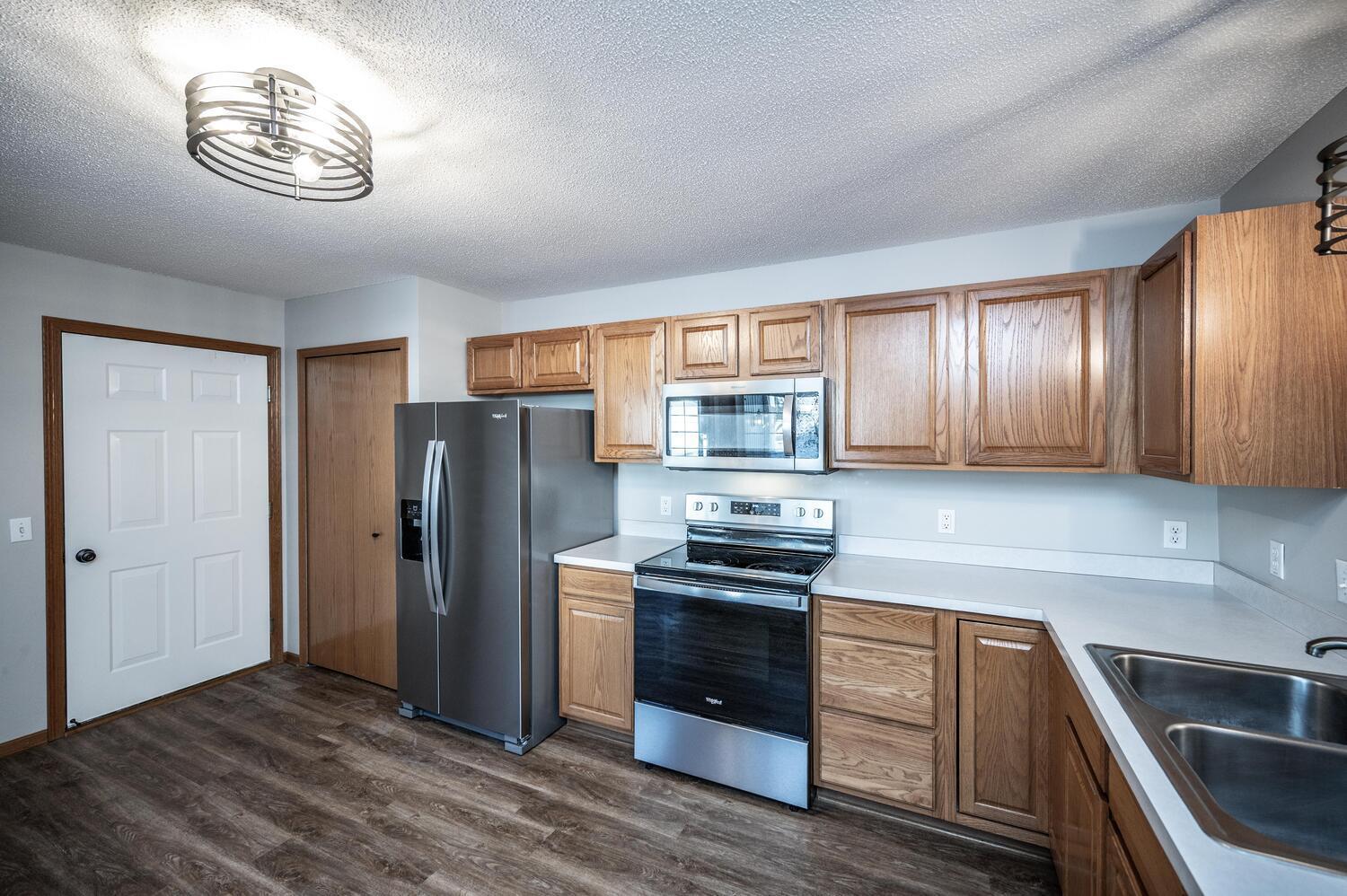 15664 Flackwood Way, Apple Valley, MN, 55124