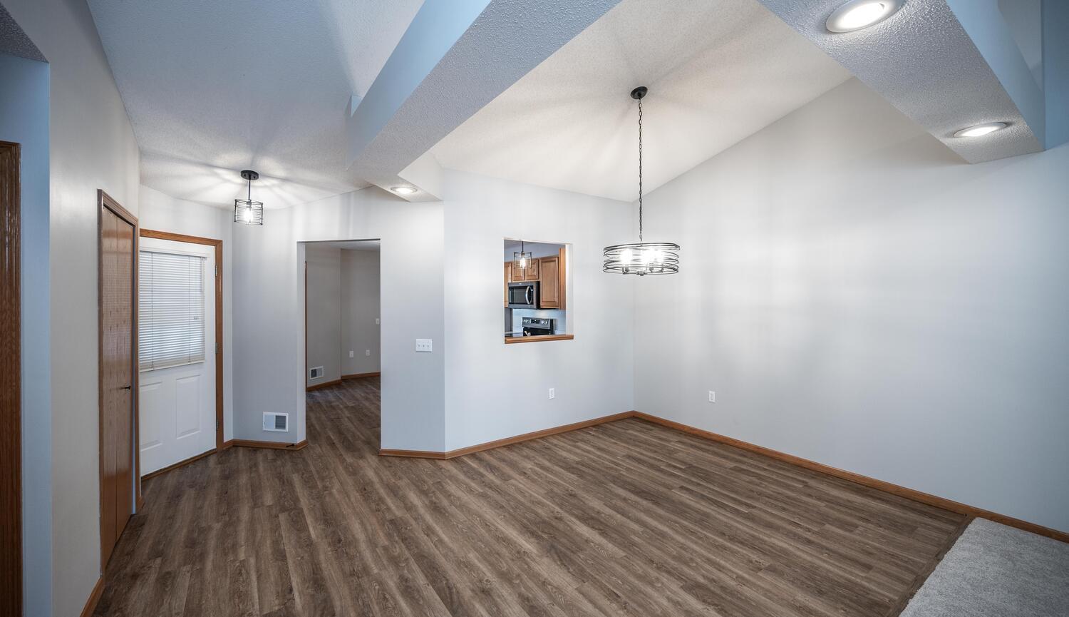 15664 Flackwood Way, Apple Valley, MN, 55124