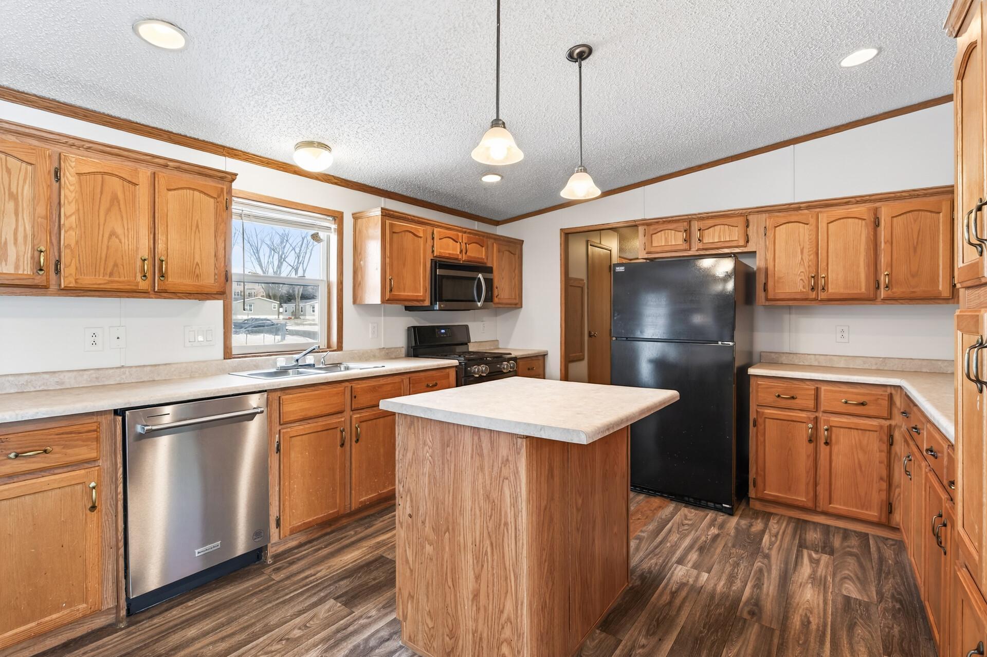 901 Hamlet Circle, Lakeville, MN, 55044