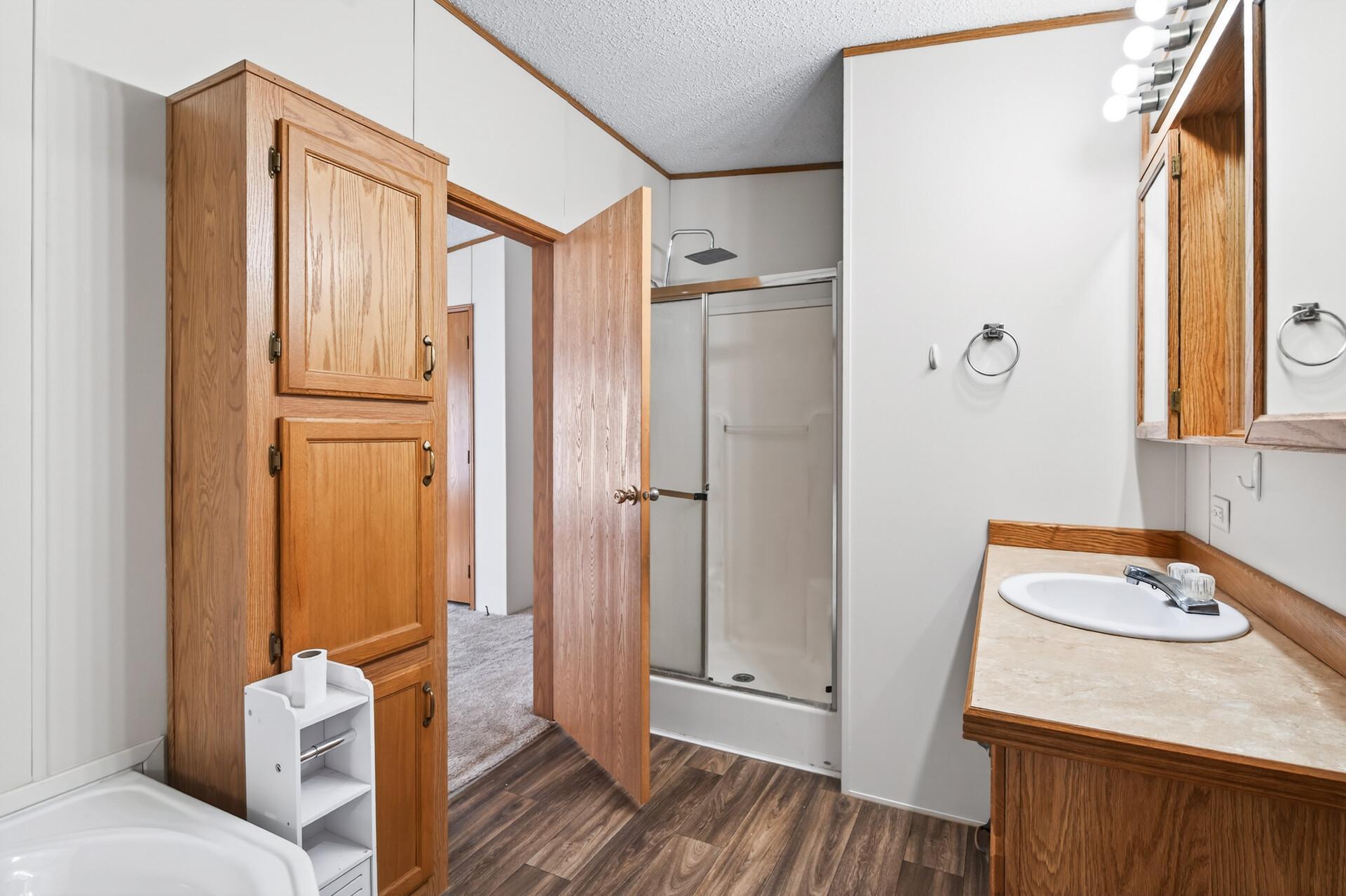 901 Hamlet Circle, Lakeville, MN, 55044