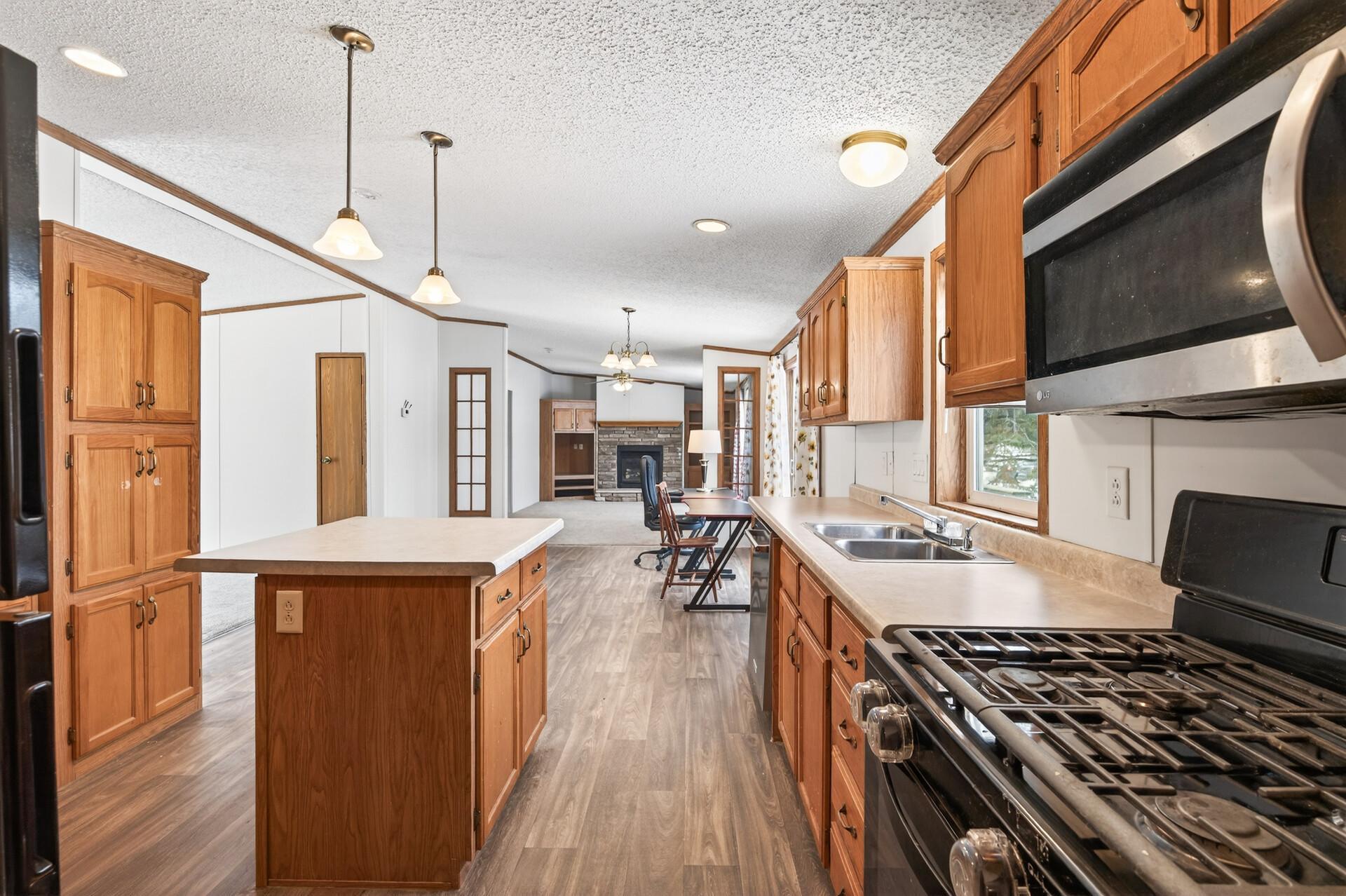 901 Hamlet Circle, Lakeville, MN, 55044