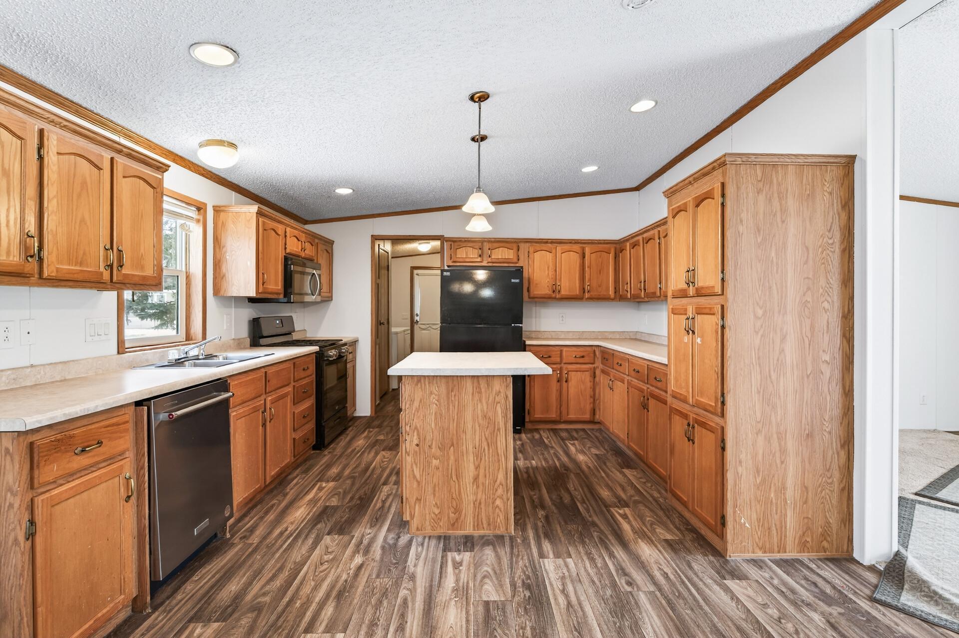 901 Hamlet Circle, Lakeville, MN, 55044