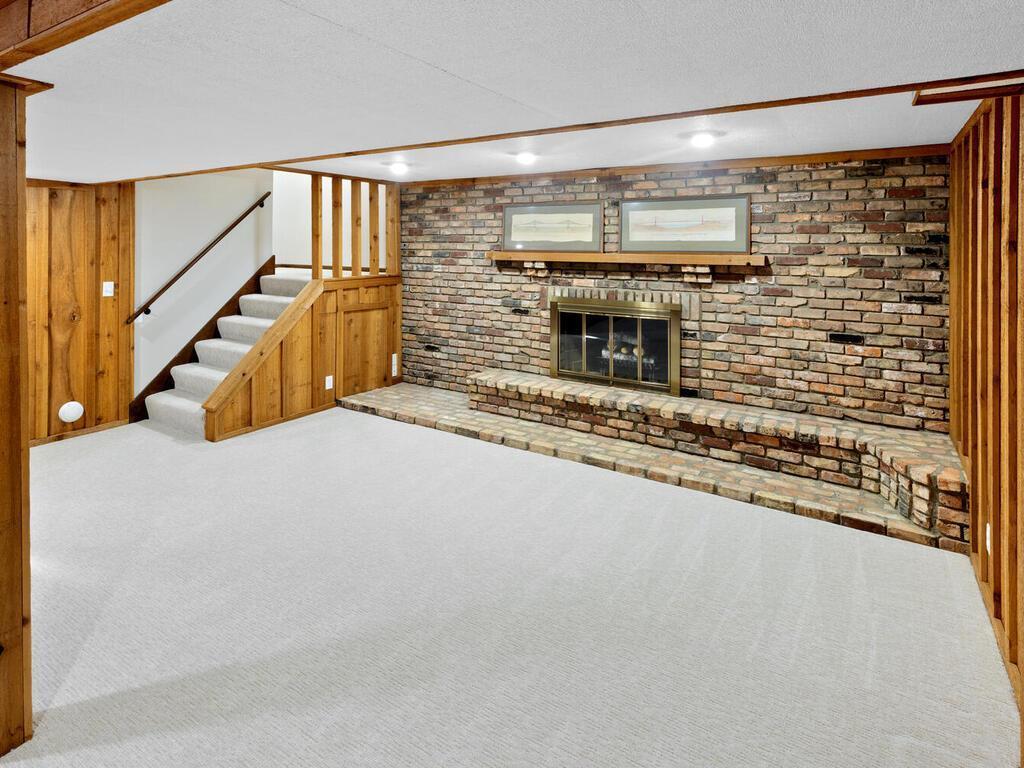 82 Walden Street, Burnsville, MN, 55337