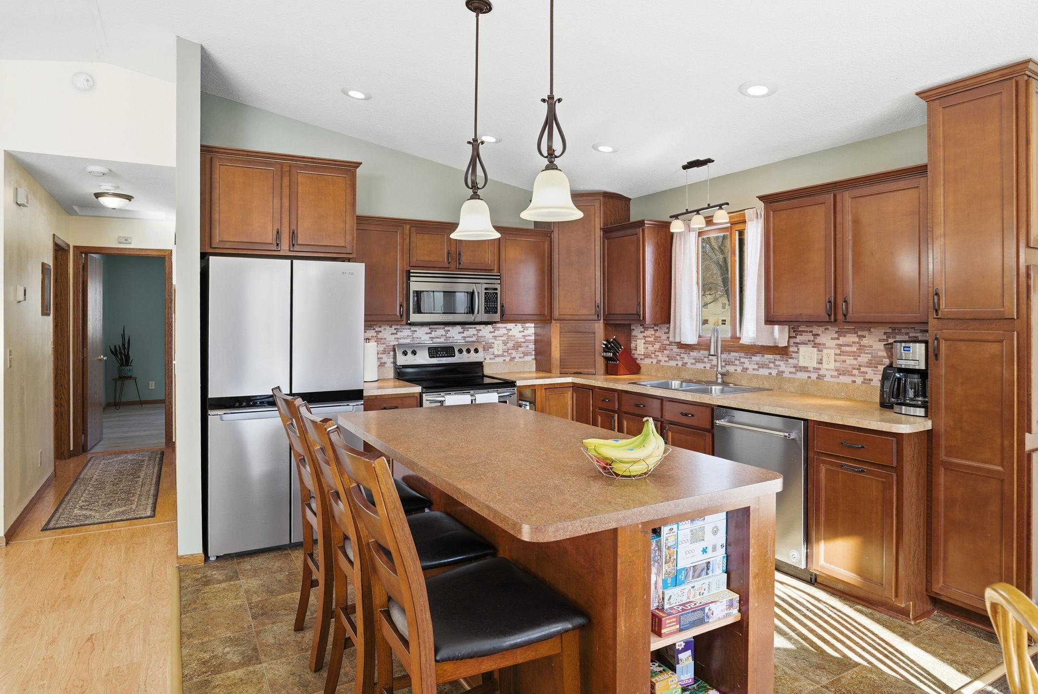 2225 Old Post Road, Independence, MN, 55359