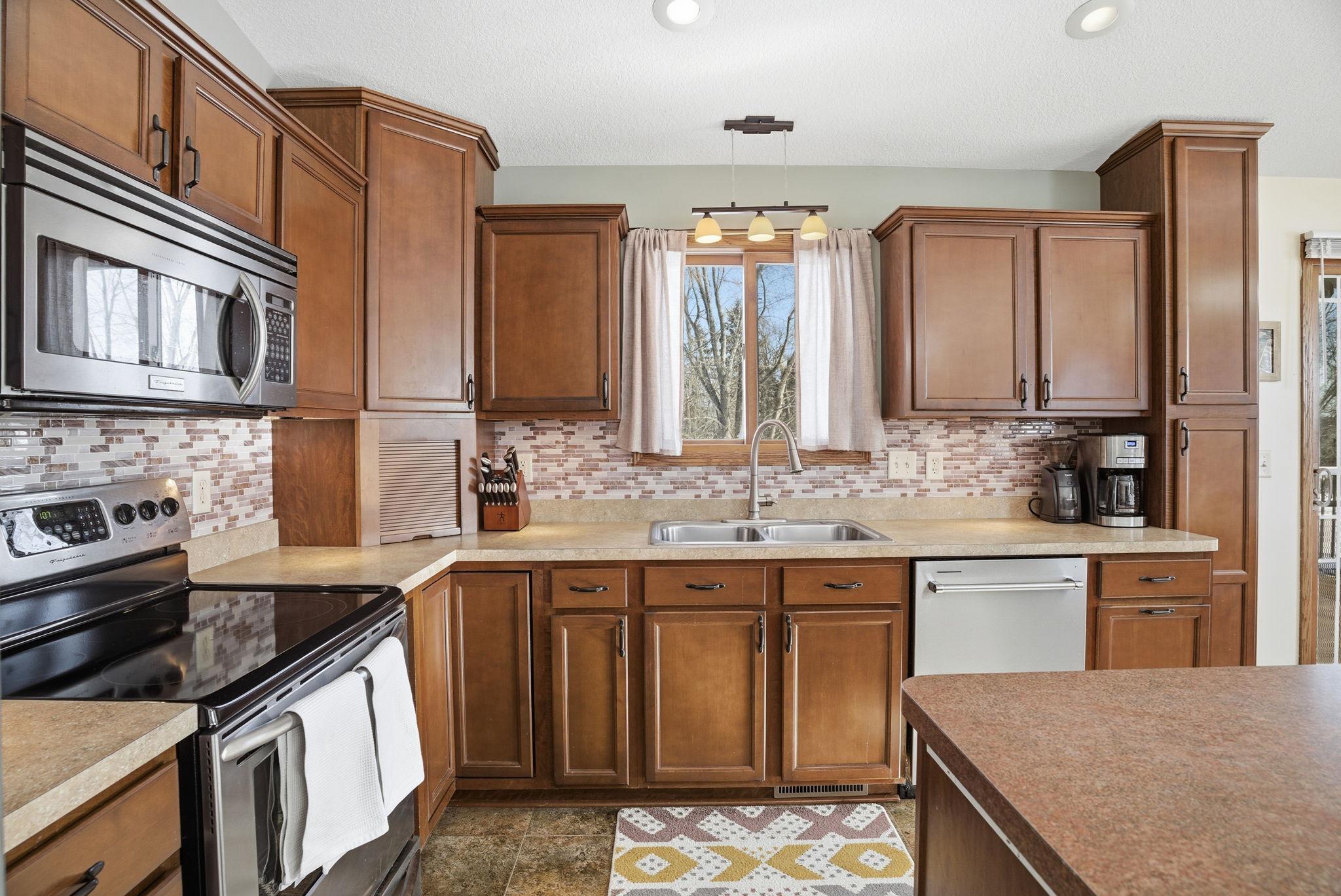 2225 Old Post Road, Independence, MN, 55359