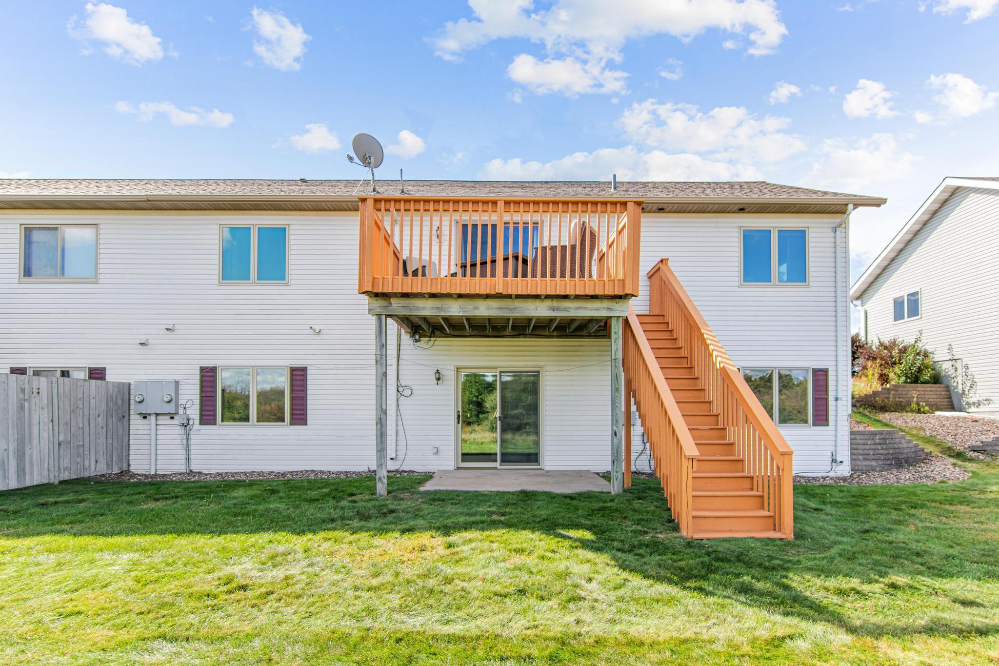 1016 W Ridge Court, New Richmond, WI, 54017
