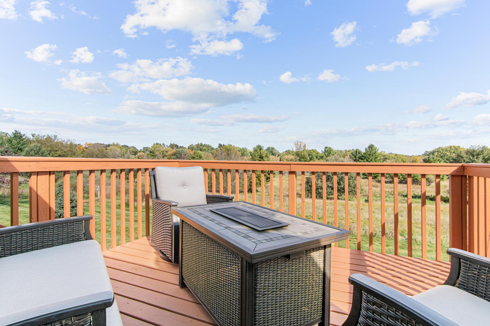 1016 W Ridge Court, New Richmond, WI, 54017