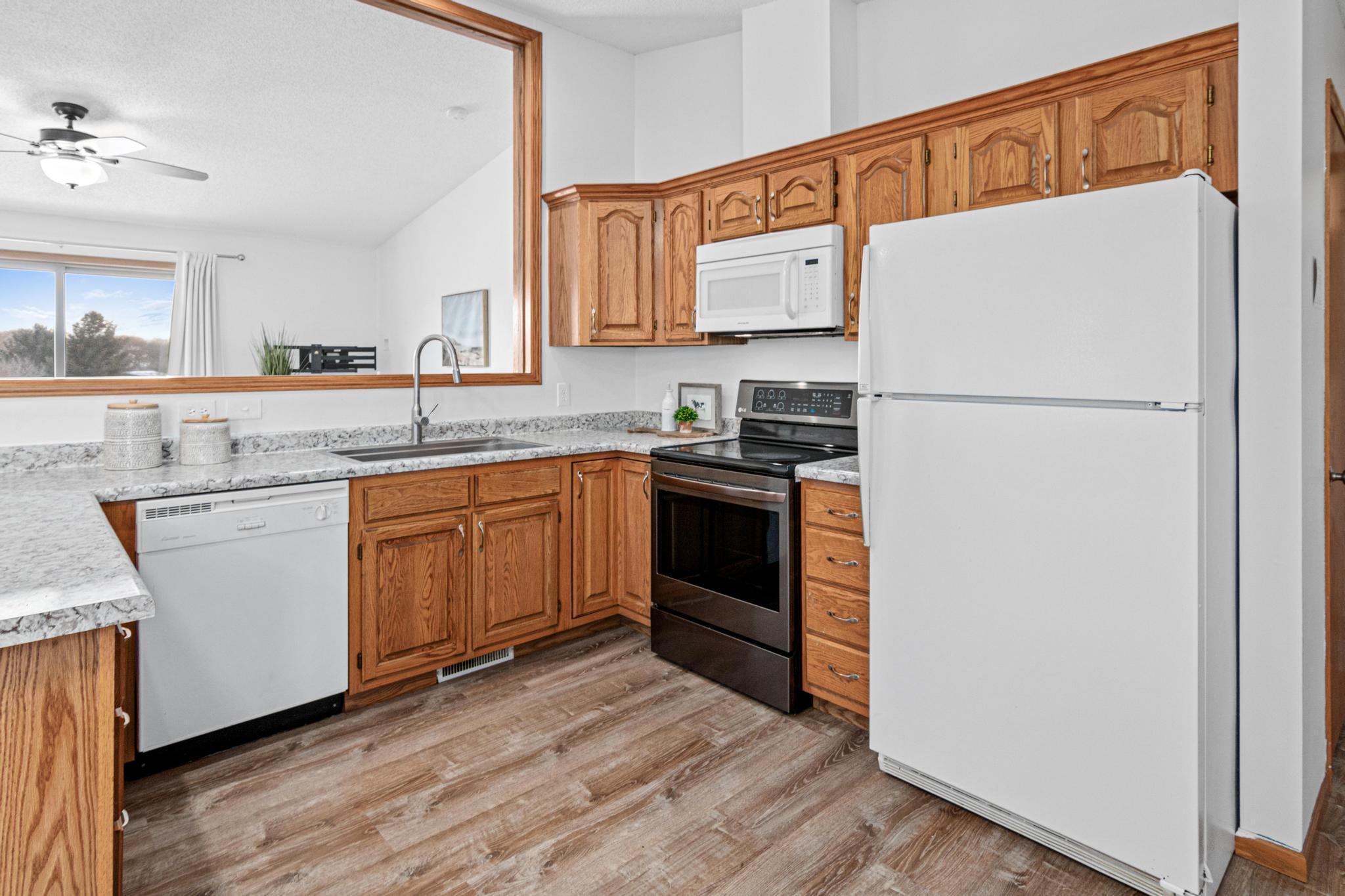 1016 W Ridge Court, New Richmond, WI, 54017