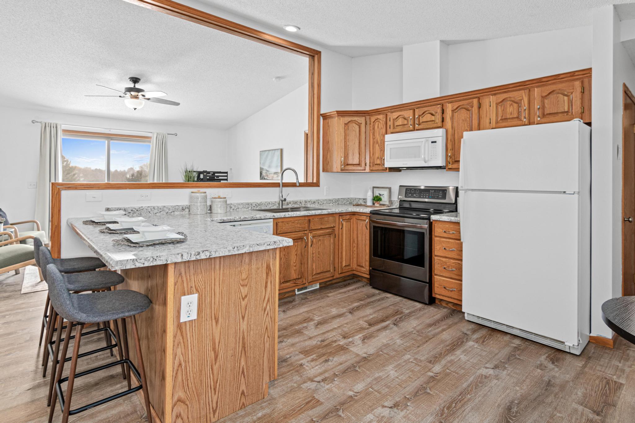 1016 W Ridge Court, New Richmond, WI, 54017