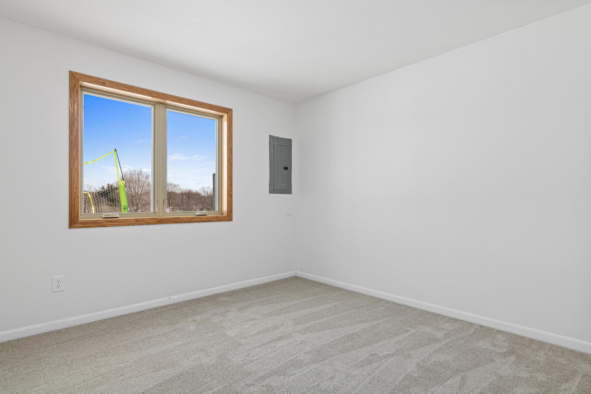 1016 W Ridge Court, New Richmond, WI, 54017