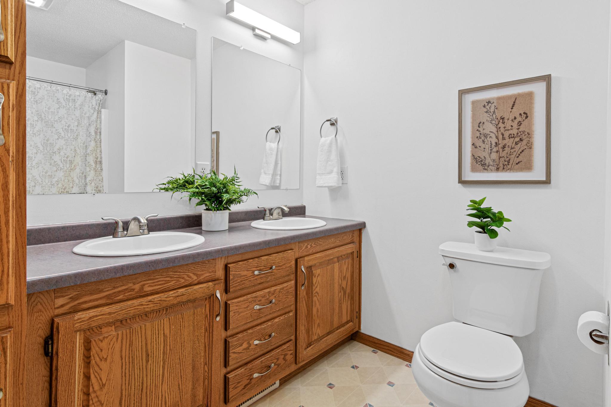 1016 W Ridge Court, New Richmond, WI, 54017