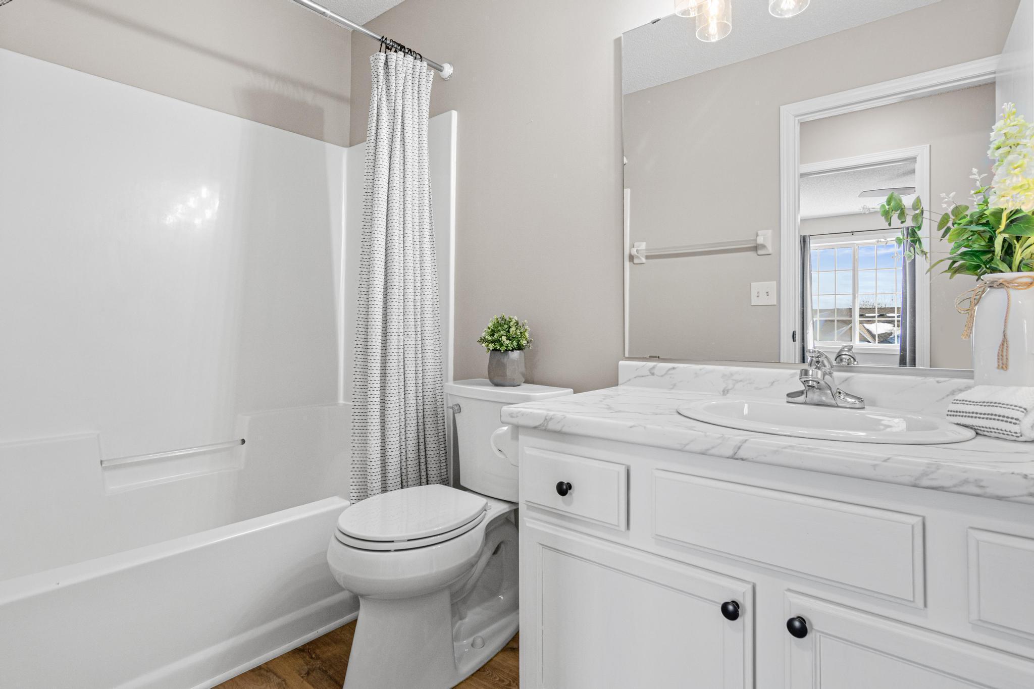 1579 County Road D E UNIT&nbsp;C, Maplewood, MN, 55109