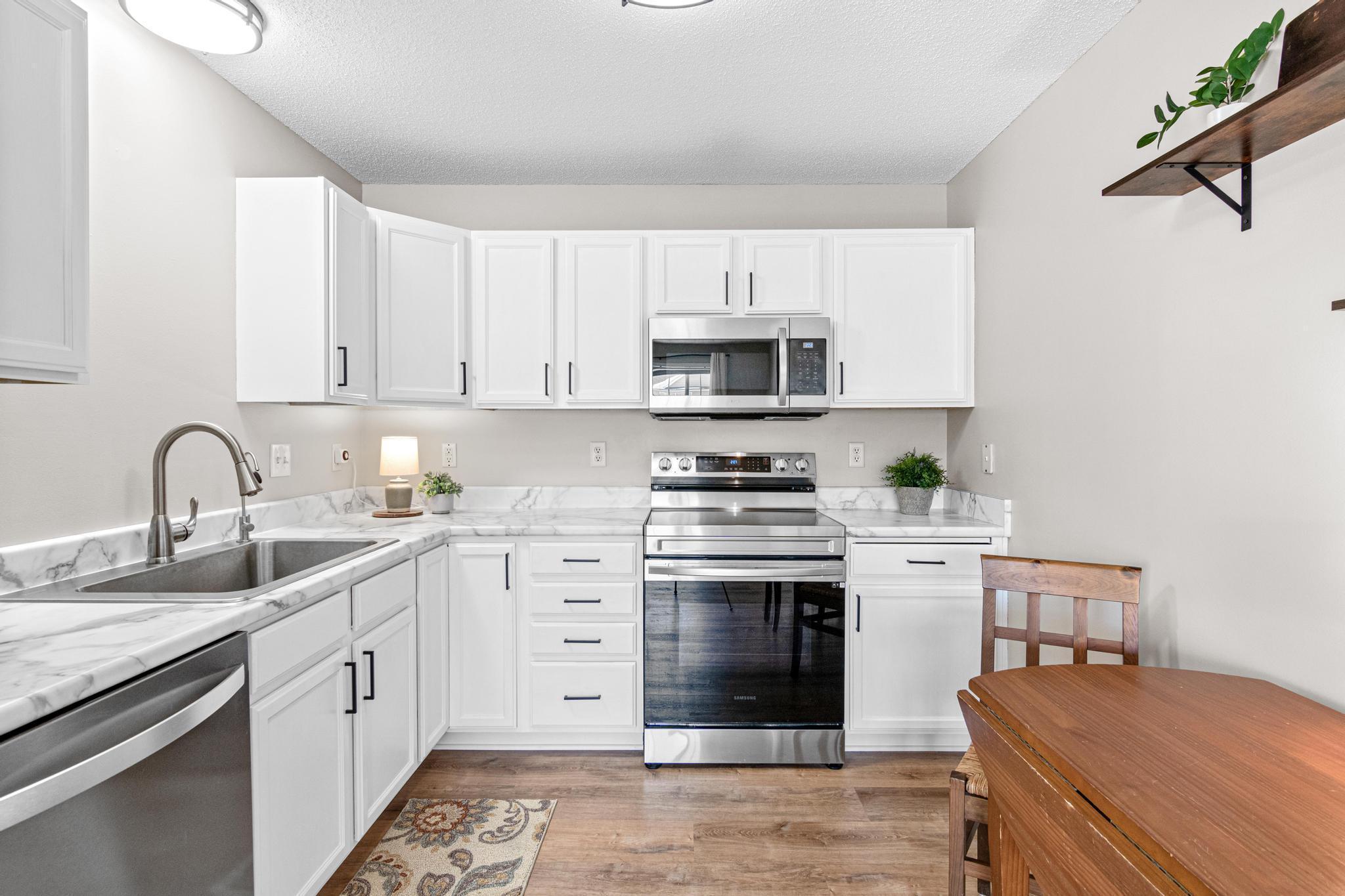 1579 County Road D E UNIT&nbsp;C, Maplewood, MN, 55109