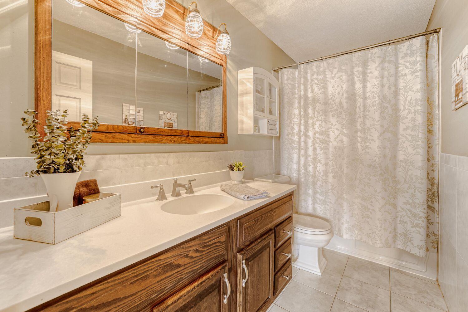 12725 11th Avenue N, Plymouth, MN, 55441