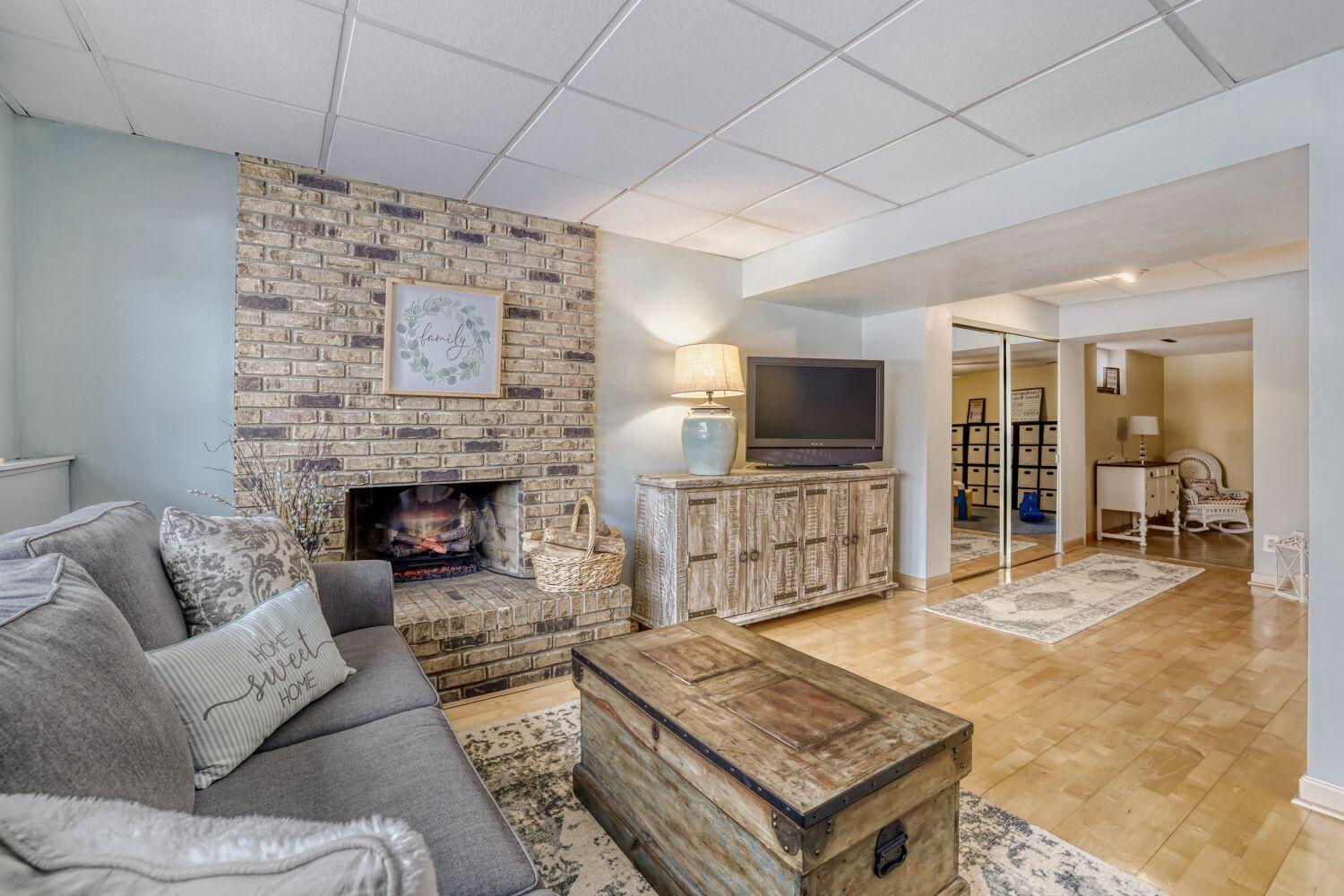 12725 11th Avenue N, Plymouth, MN, 55441