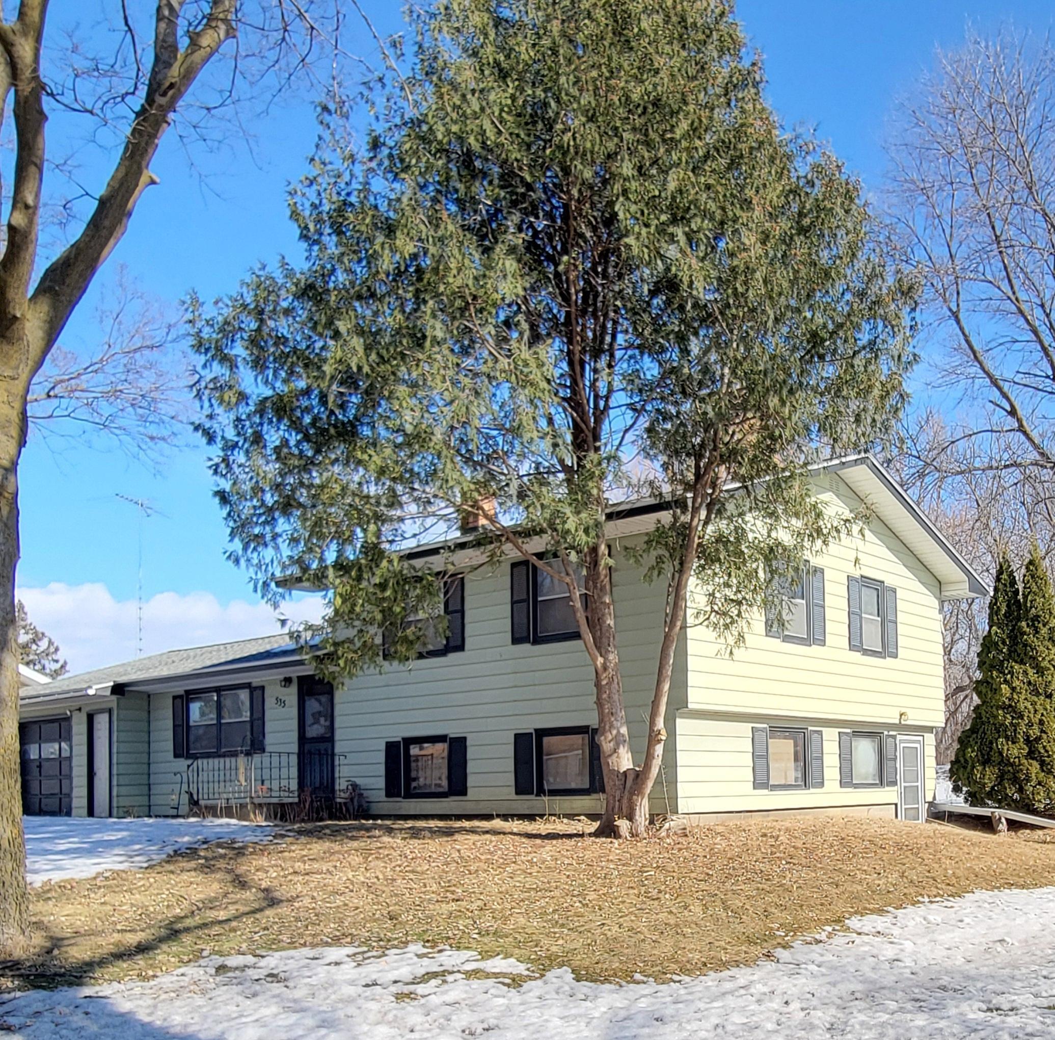 535 E Highland Park Drive NE, Hutchinson, MN, 55350