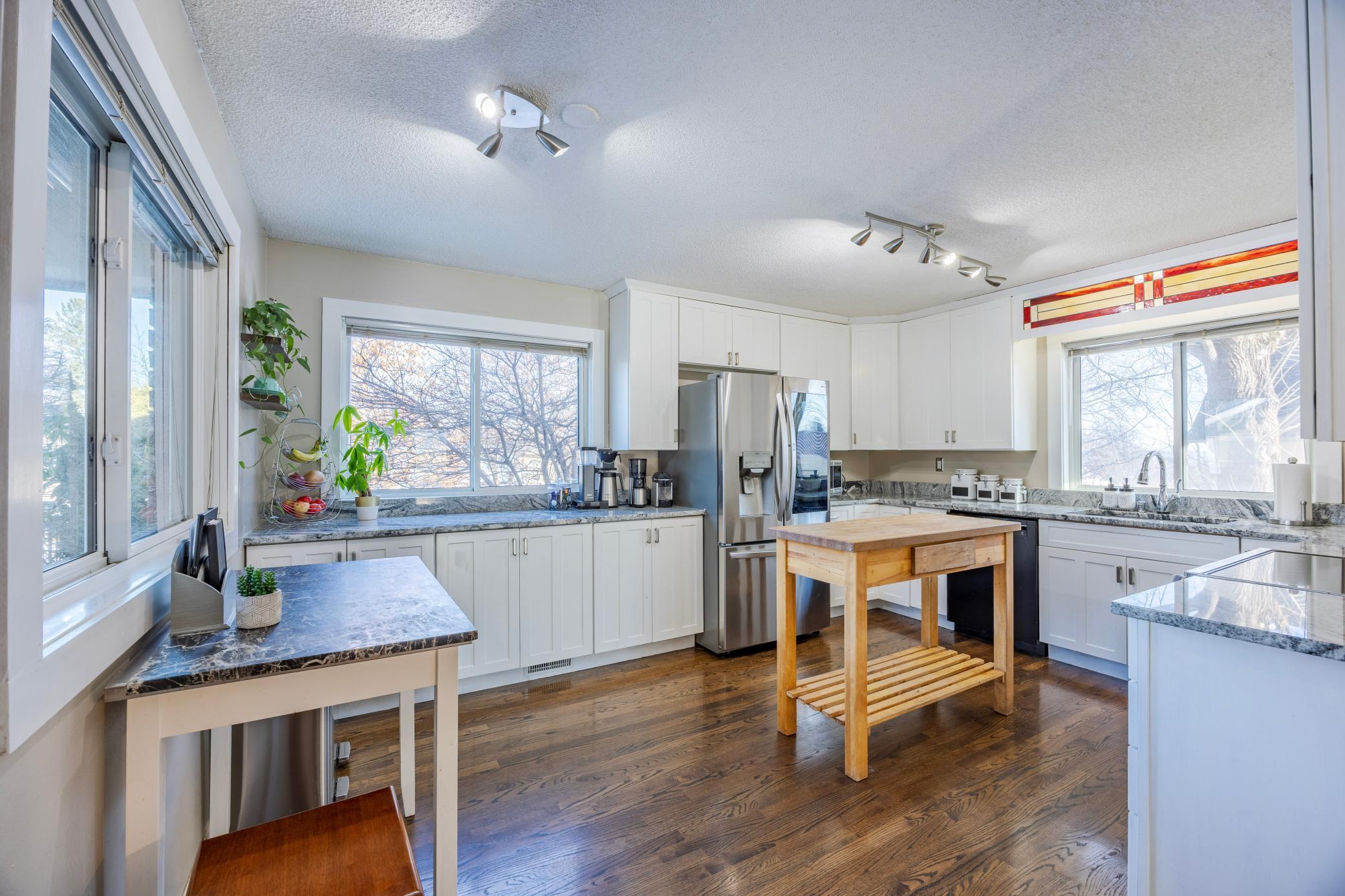 2 Belvidere Street E, Saint Paul, MN, 55107