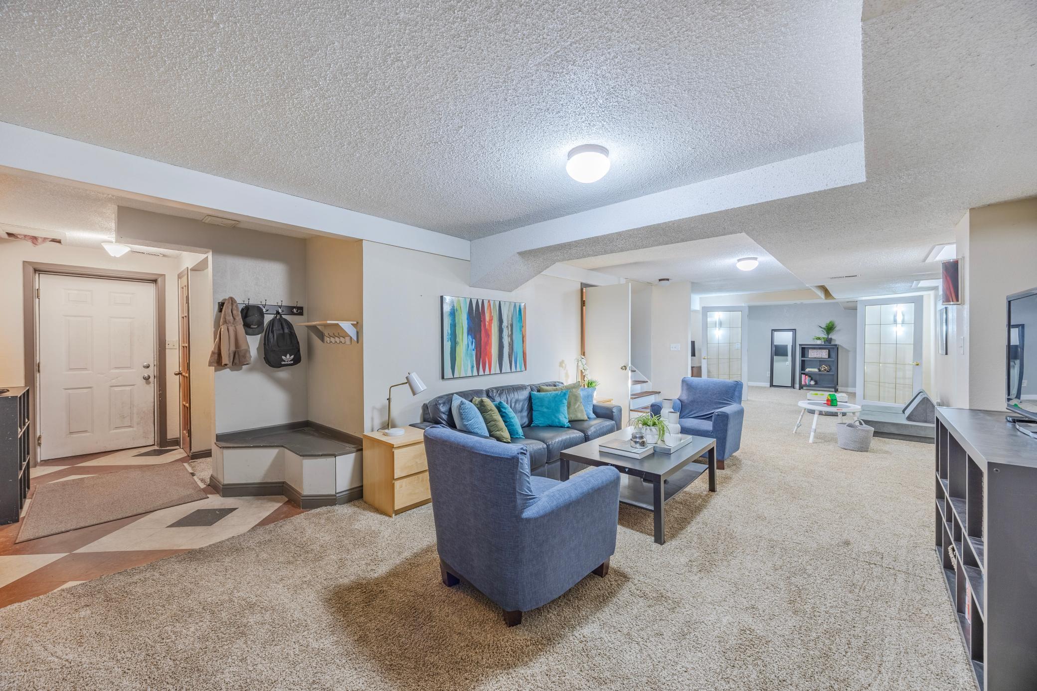 2 Belvidere Street E, Saint Paul, MN, 55107