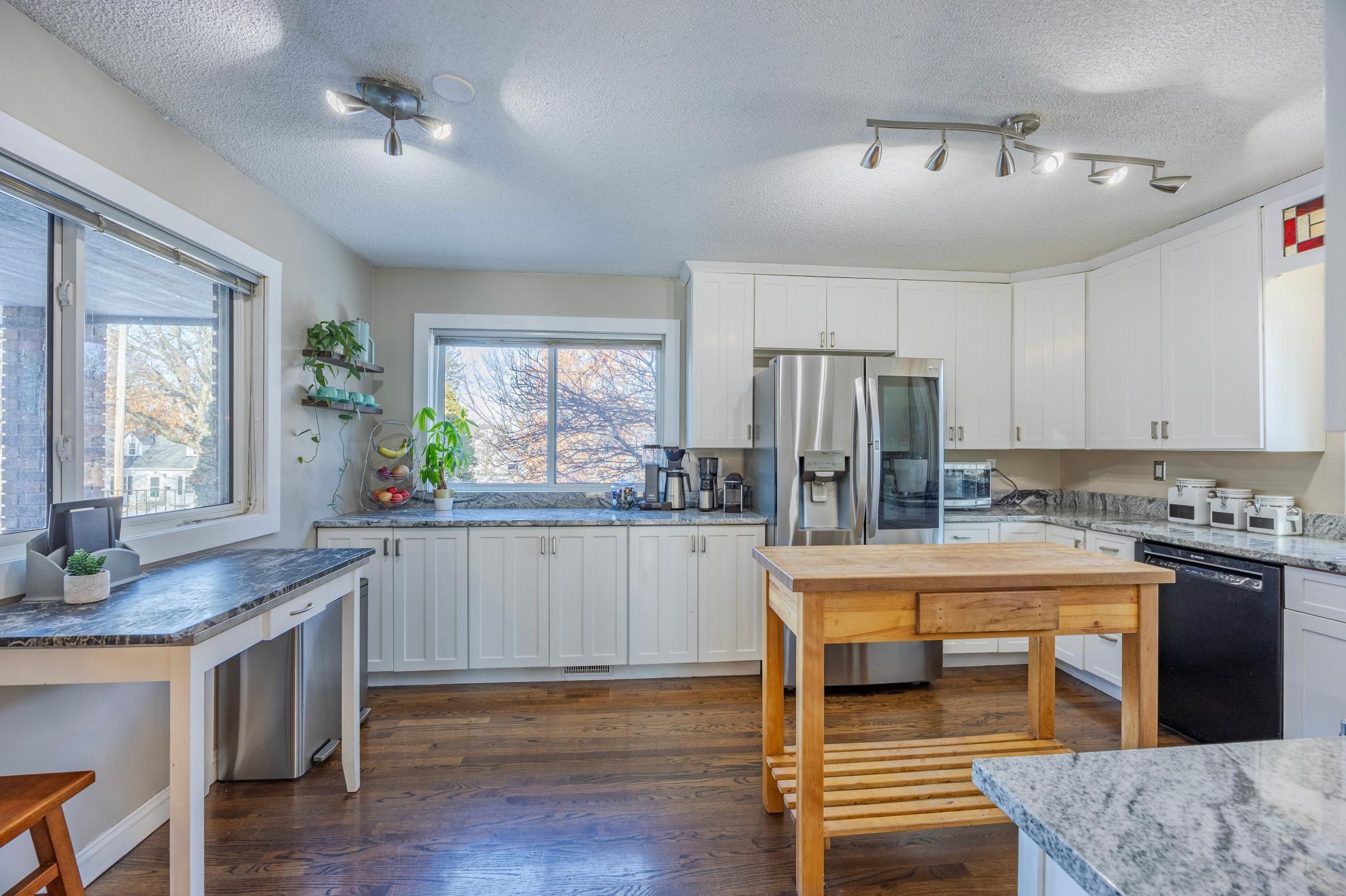 2 Belvidere Street E, Saint Paul, MN, 55107