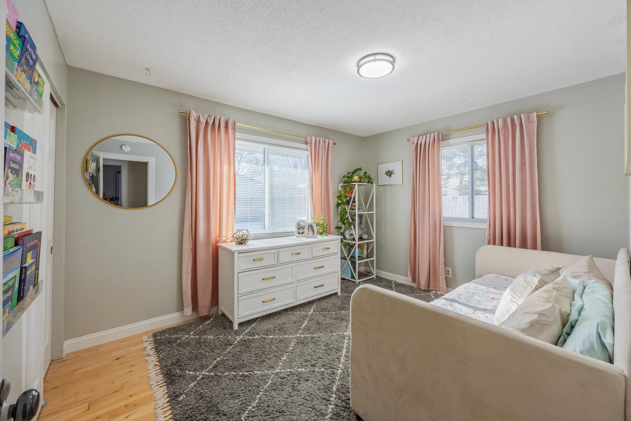 2 Belvidere Street E, Saint Paul, MN, 55107