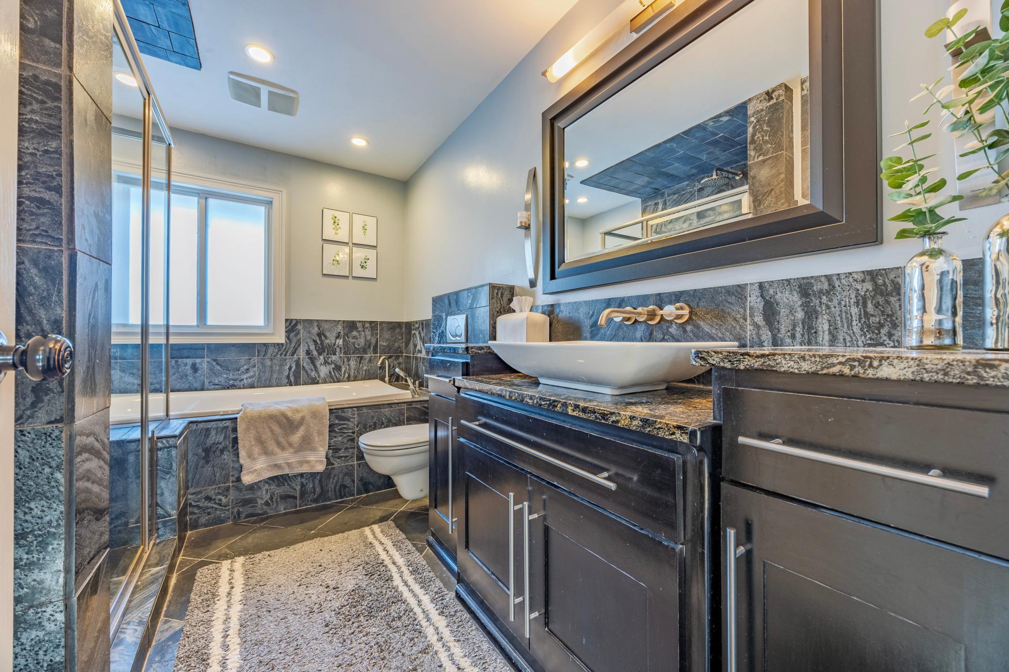 2 Belvidere Street E, Saint Paul, MN, 55107