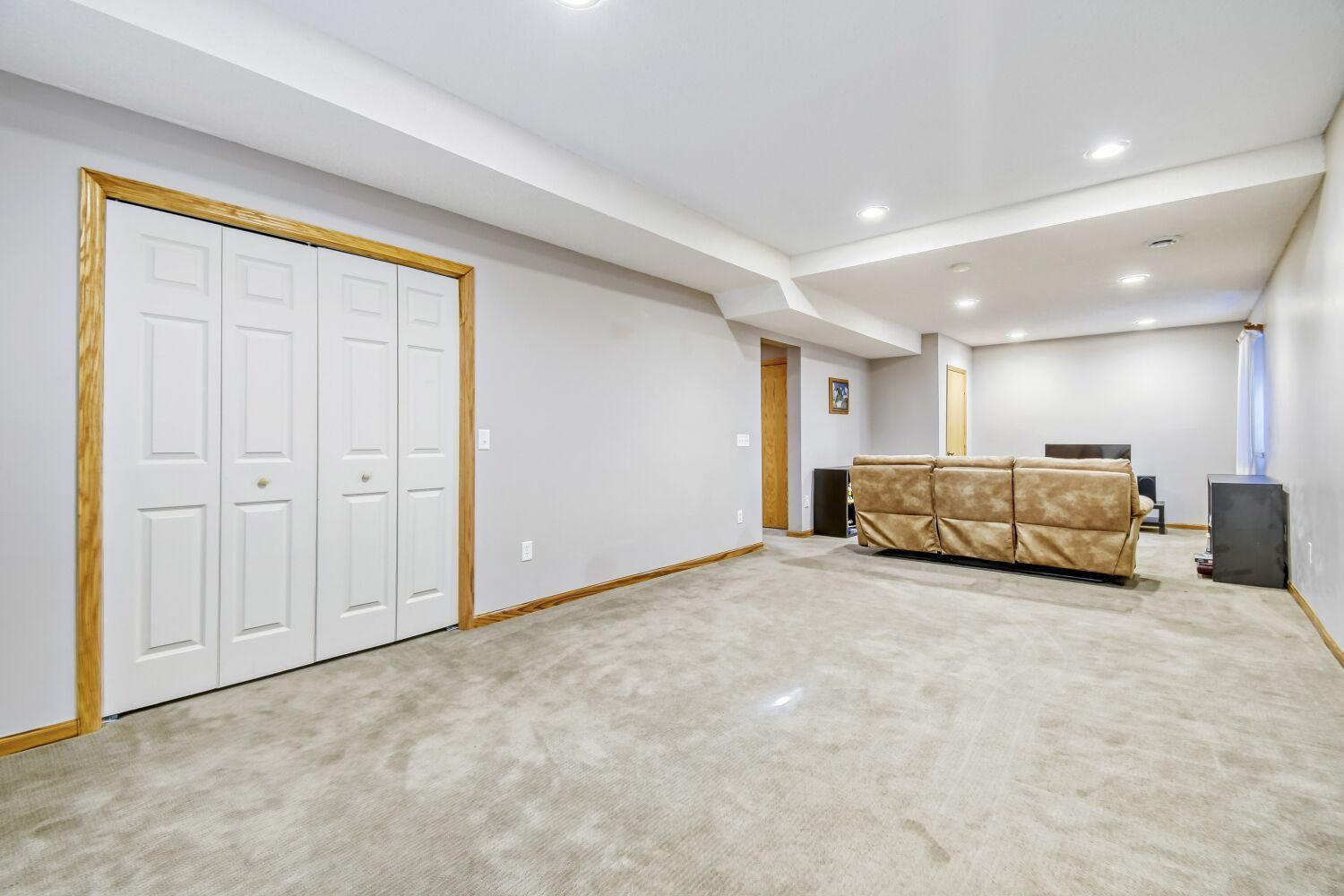 15684 Crocus Avenue W, Rosemount, MN, 55068