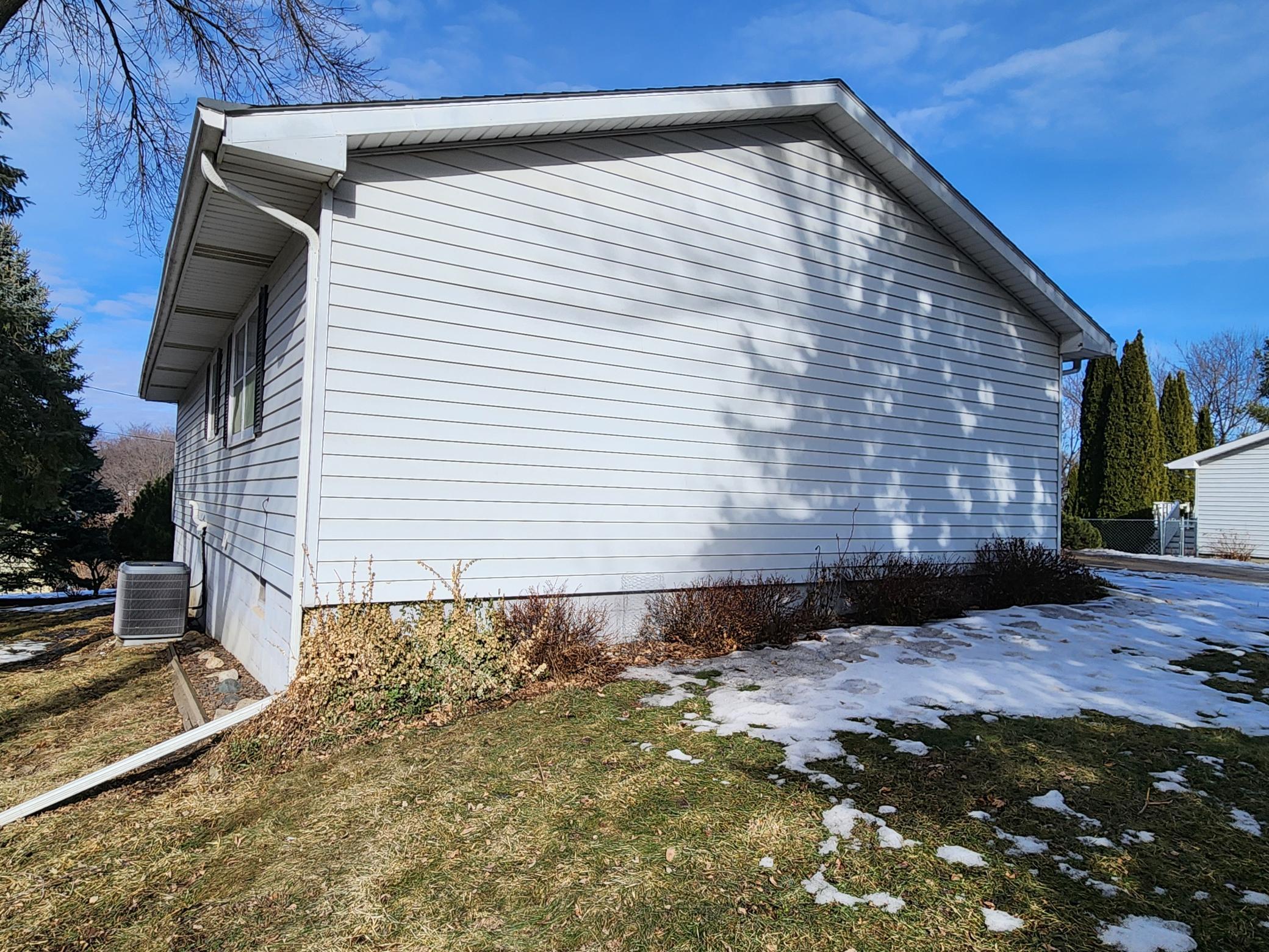 105 E Hawthorne Street, Albert Lea, MN, 56007