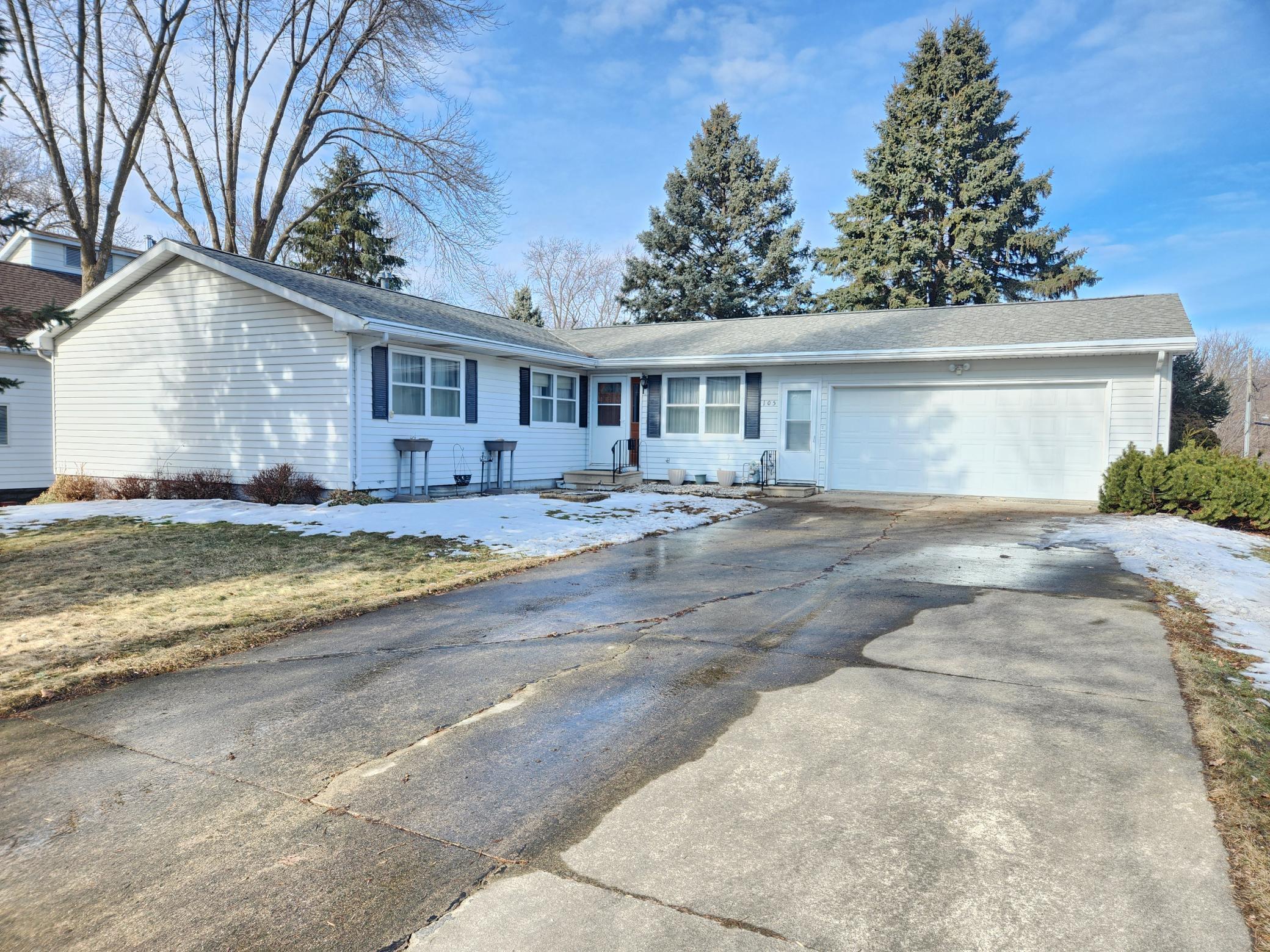 105 E Hawthorne Street, Albert Lea, MN, 56007