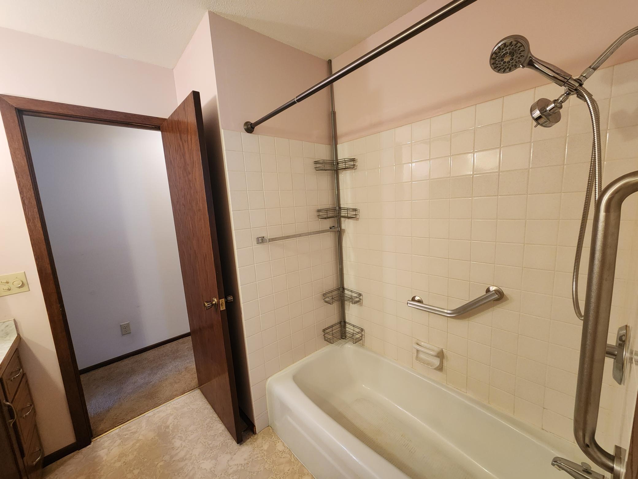 105 E Hawthorne Street, Albert Lea, MN, 56007